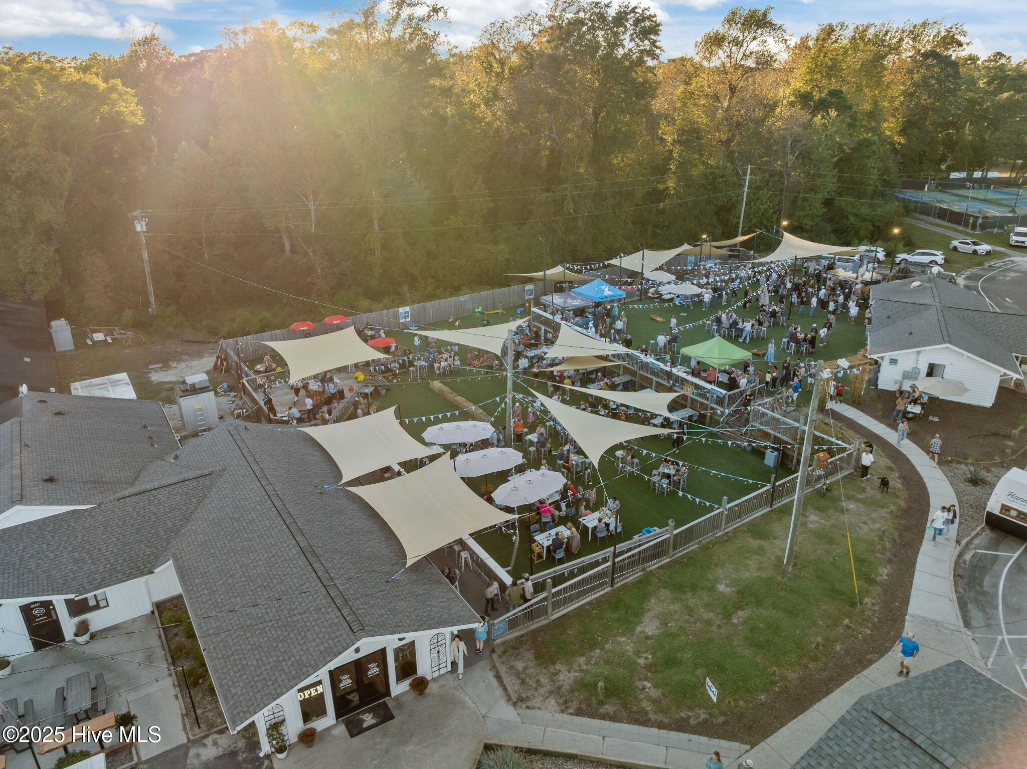 100537179 | Photo 53