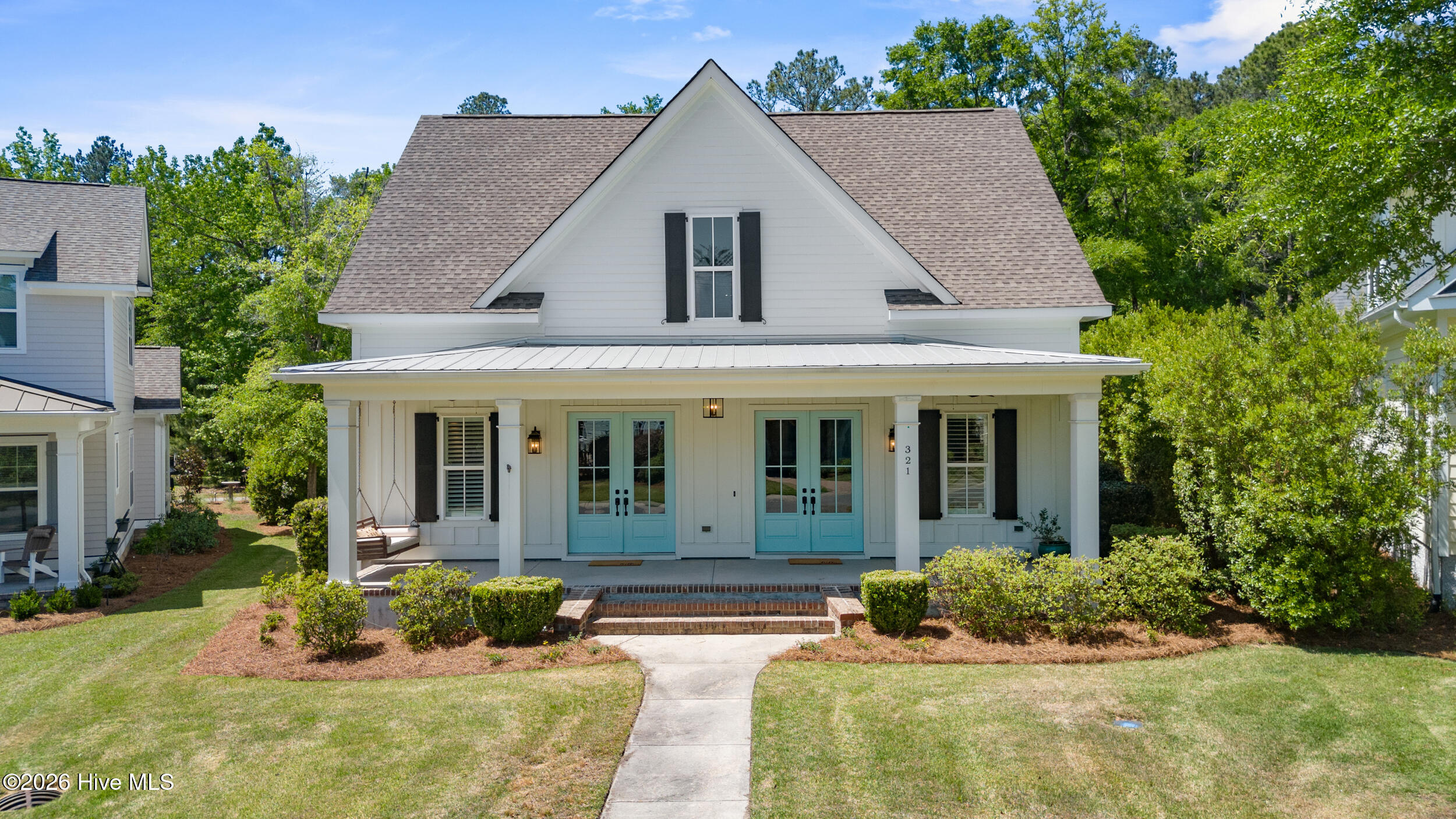 100569354 | Photo 69