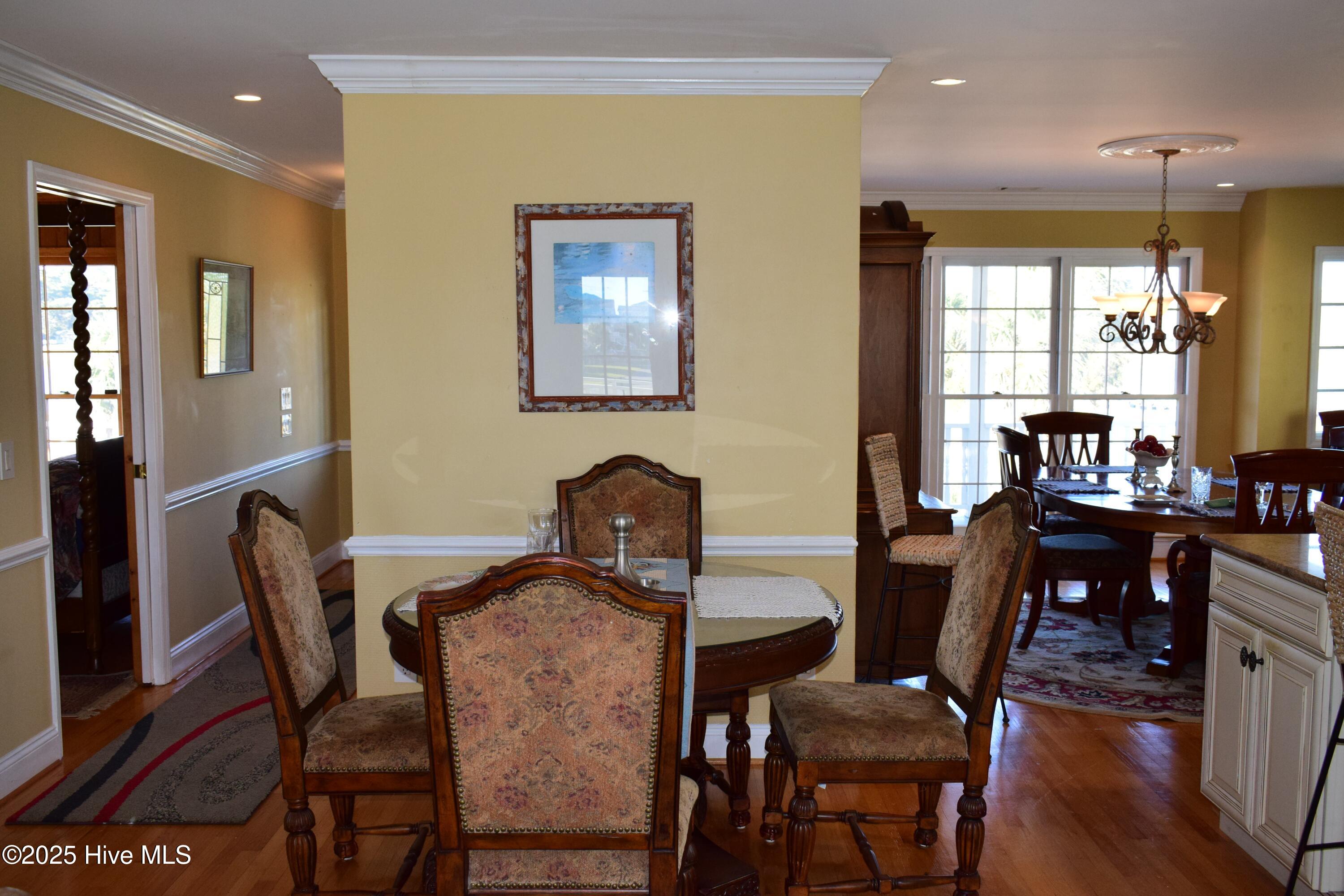 100545109 | Photo 16