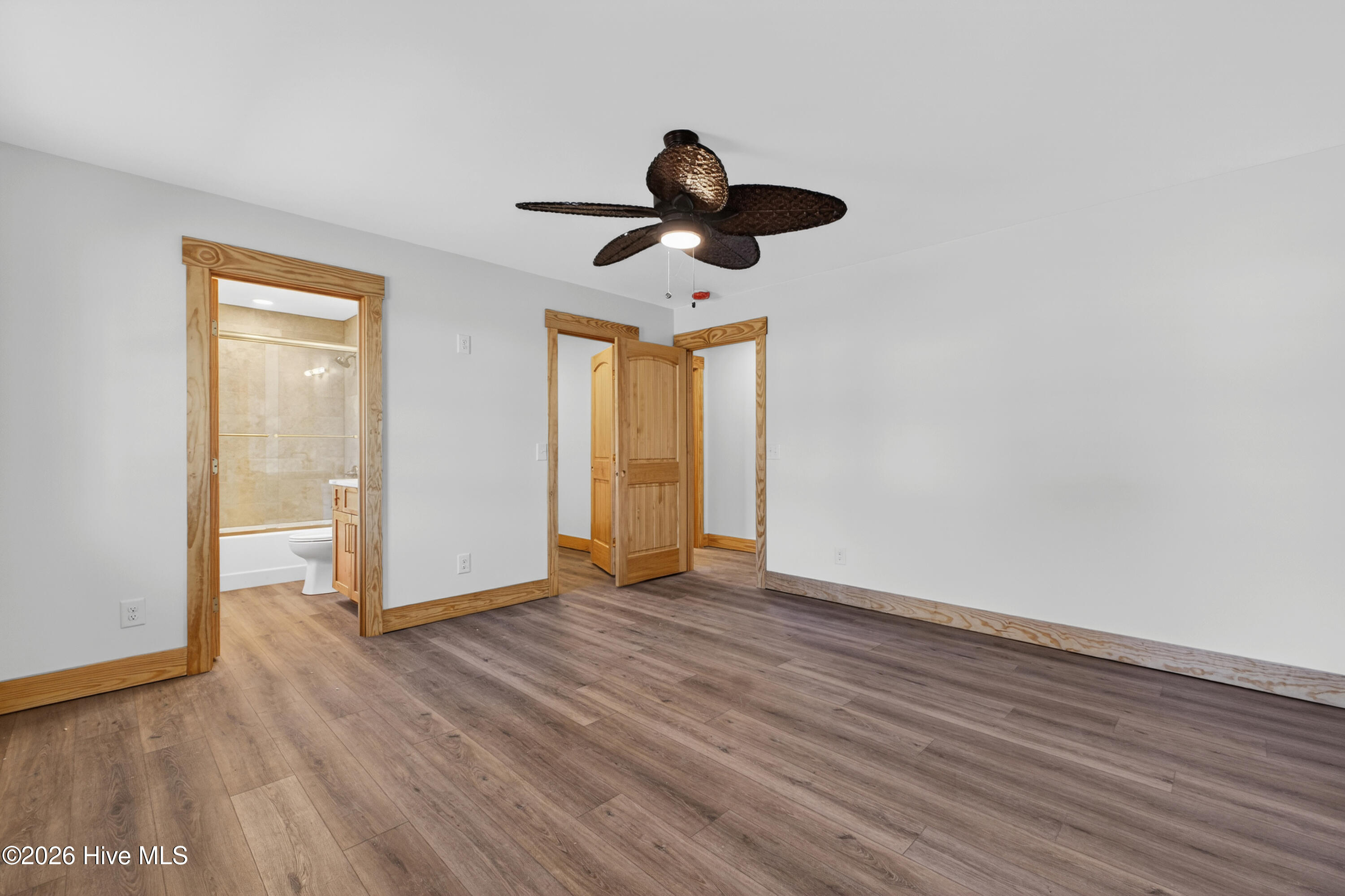 100552365 | Photo 30