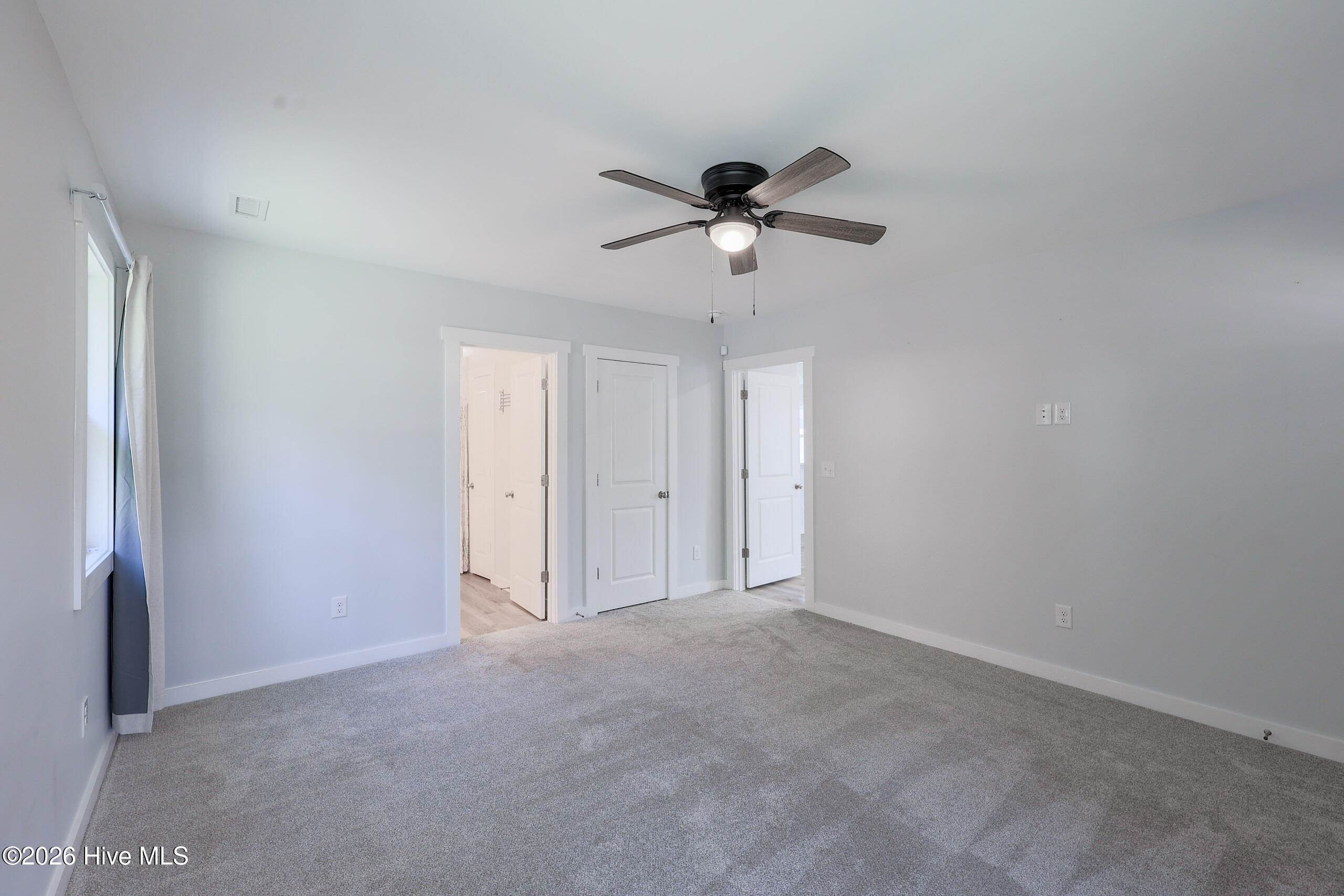 100565029 | Photo 11