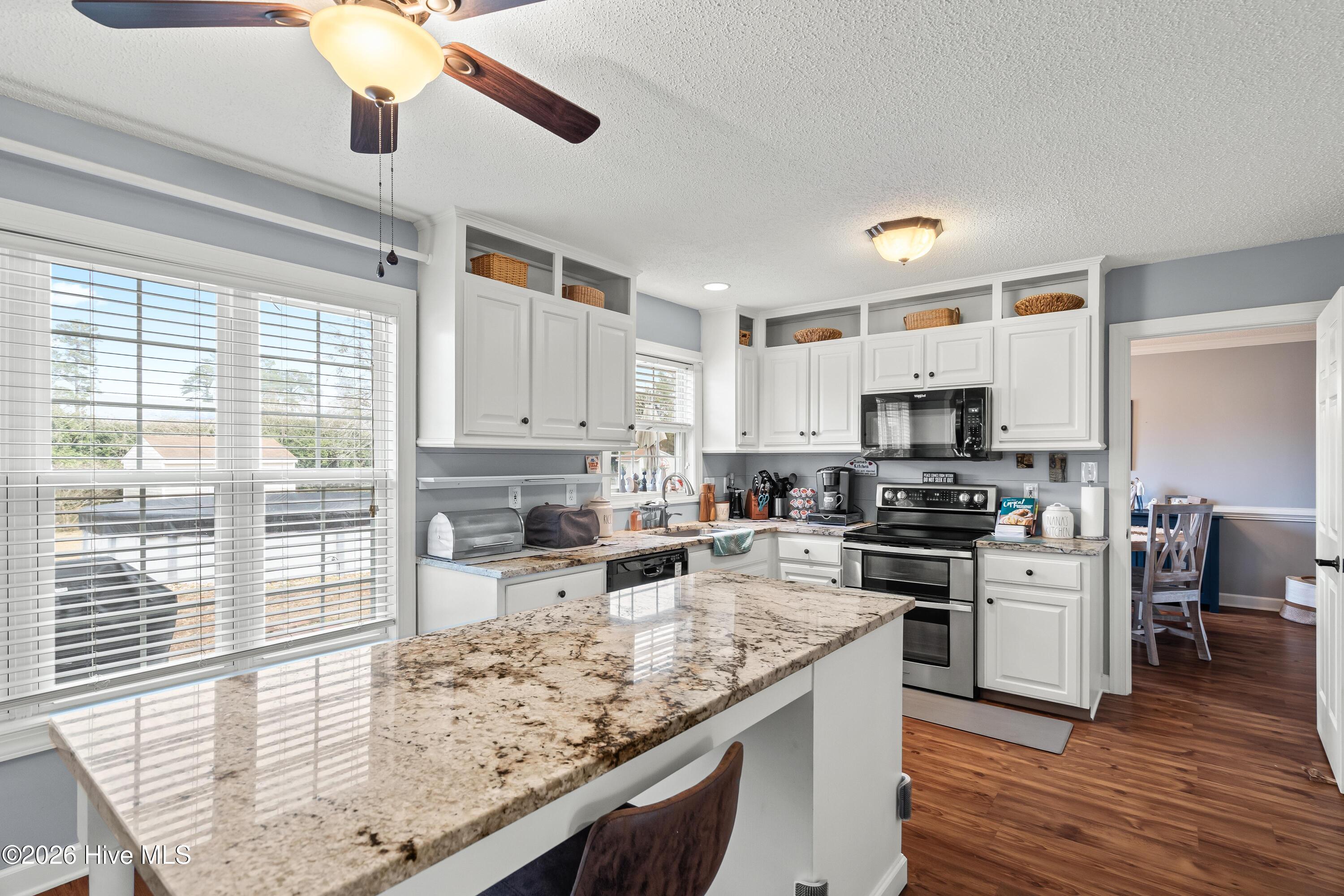 100550055 | Photo 15