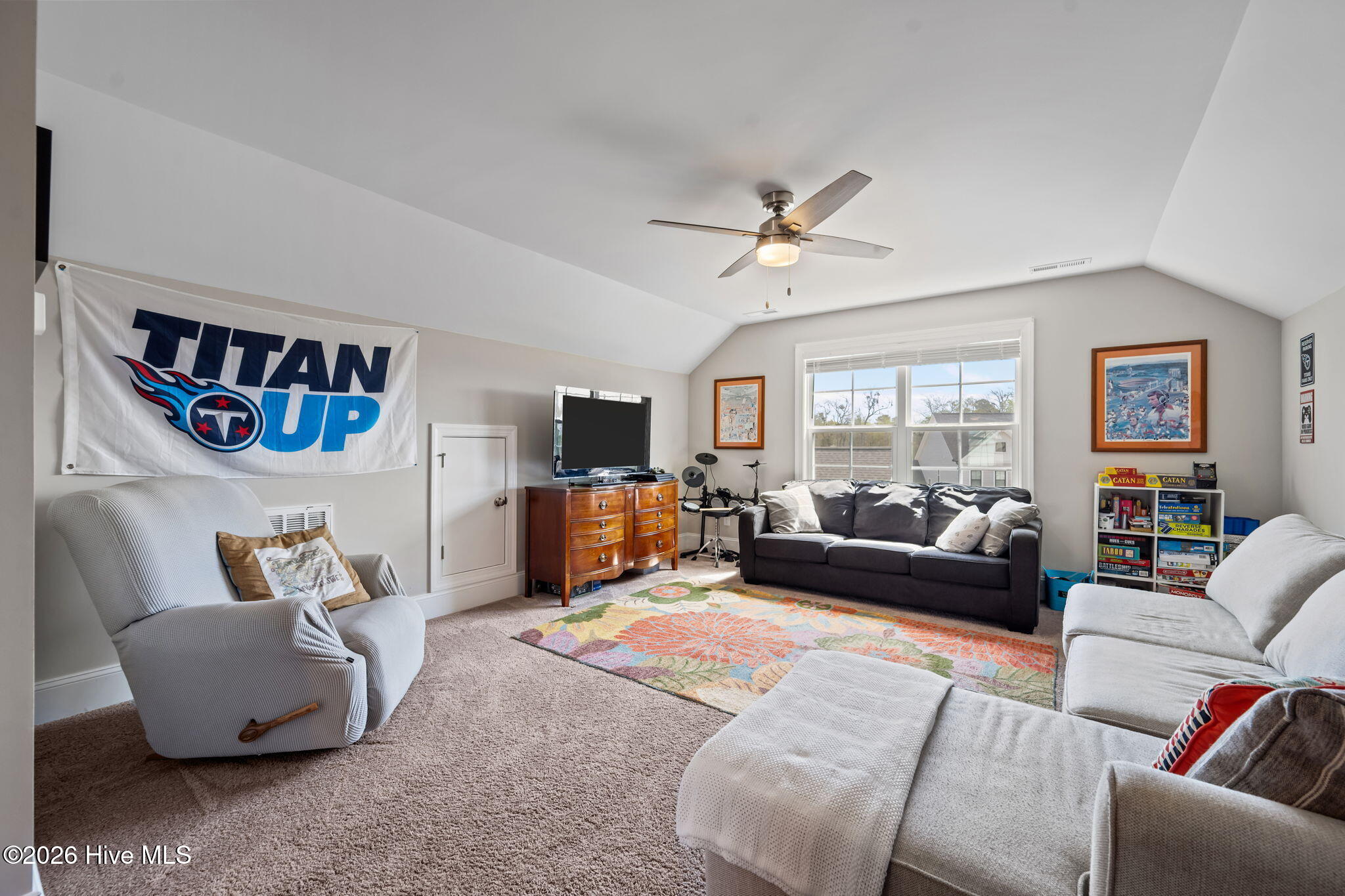 100564361 | Photo 48