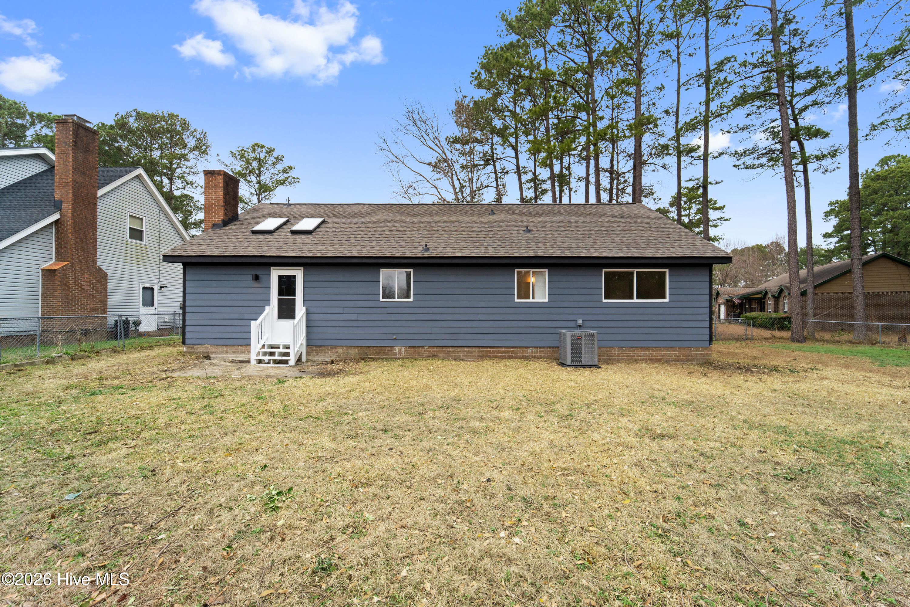 100558242 | Photo 28