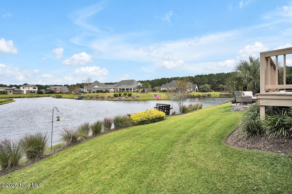 100544404 | Photo 51