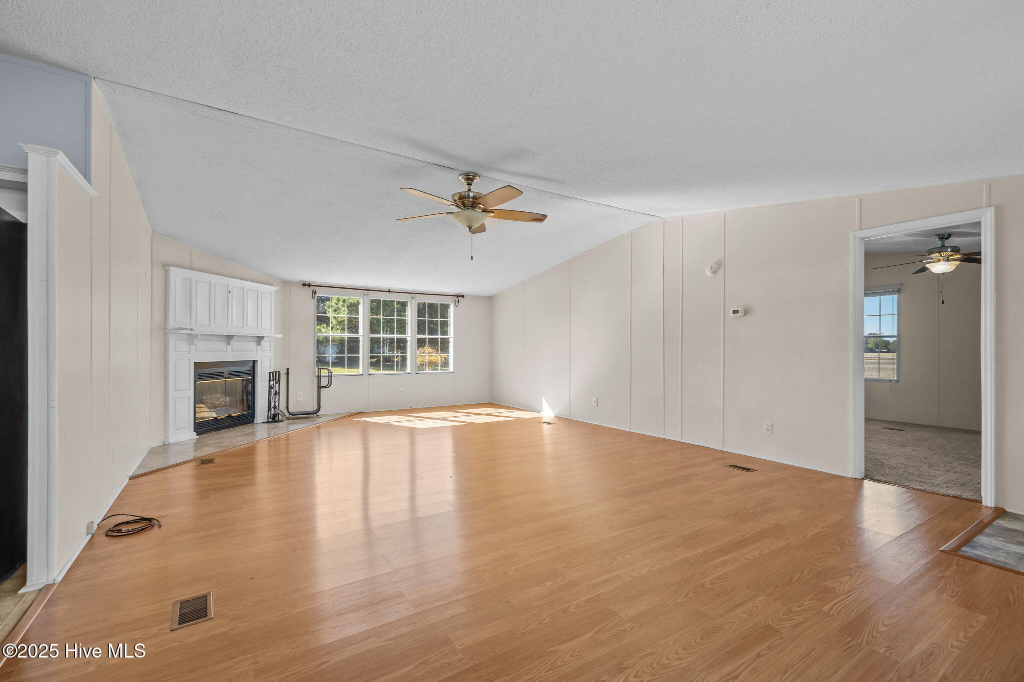 100540304 | Photo 35