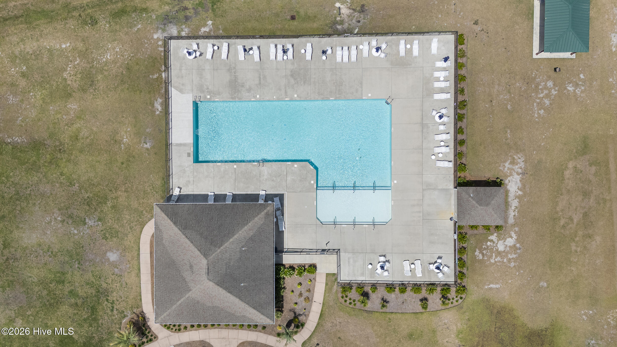 100570461 | Photo 35