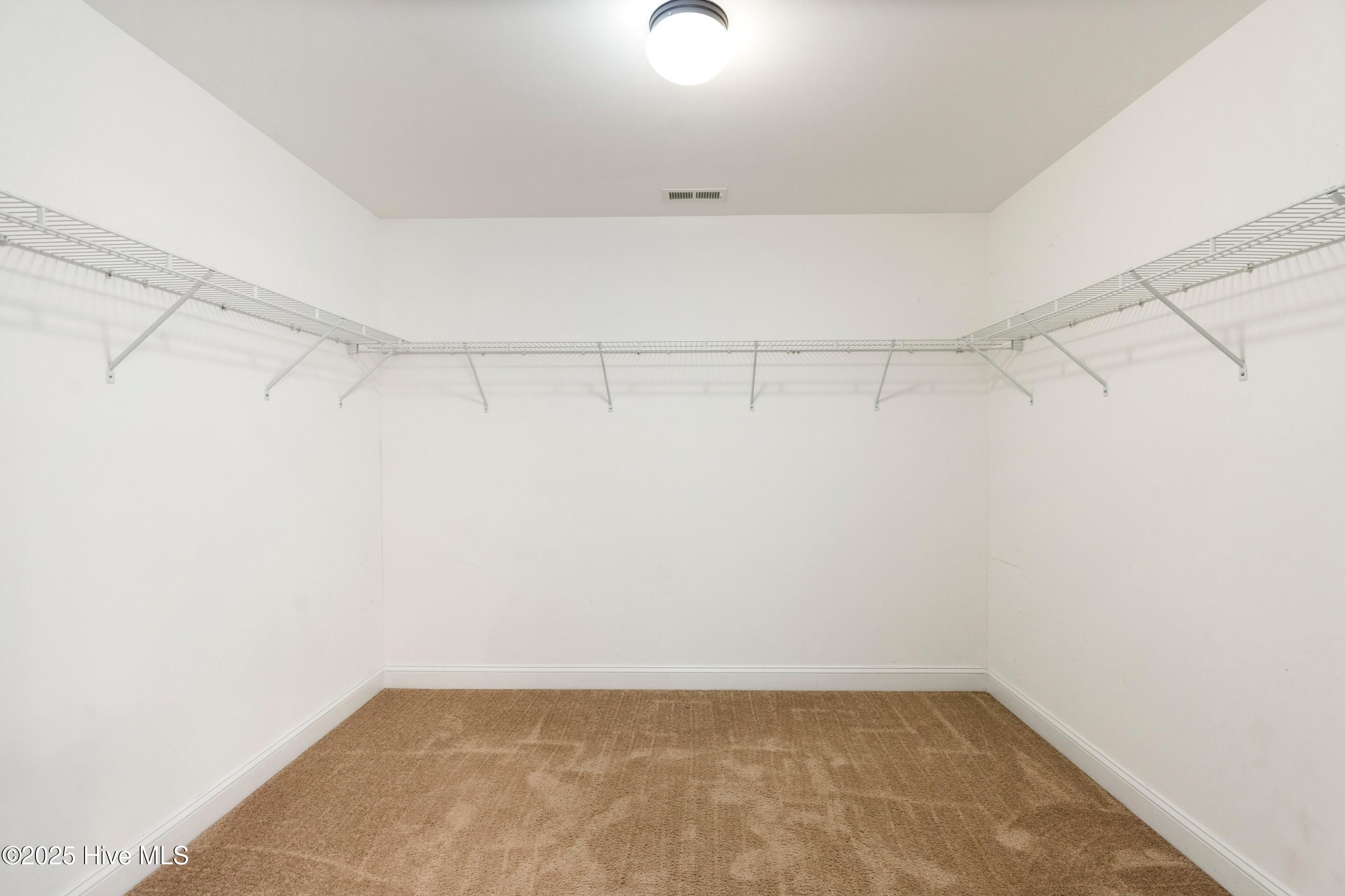 100506329 | Photo 30