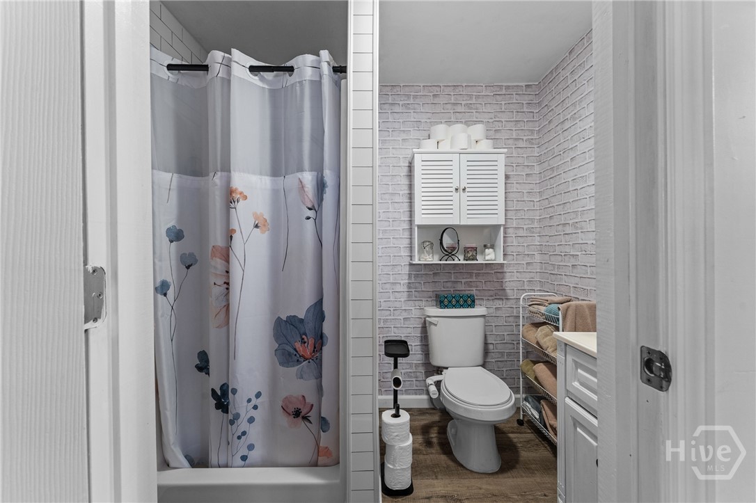 Apartment bathroom with shower