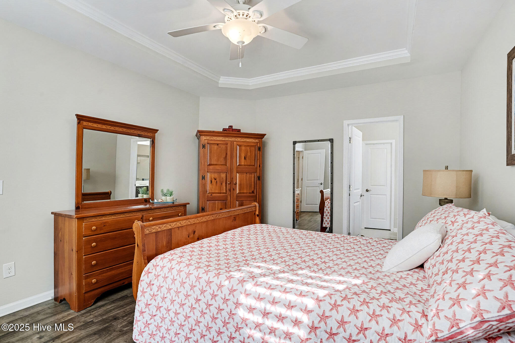 100545929 | Photo 21