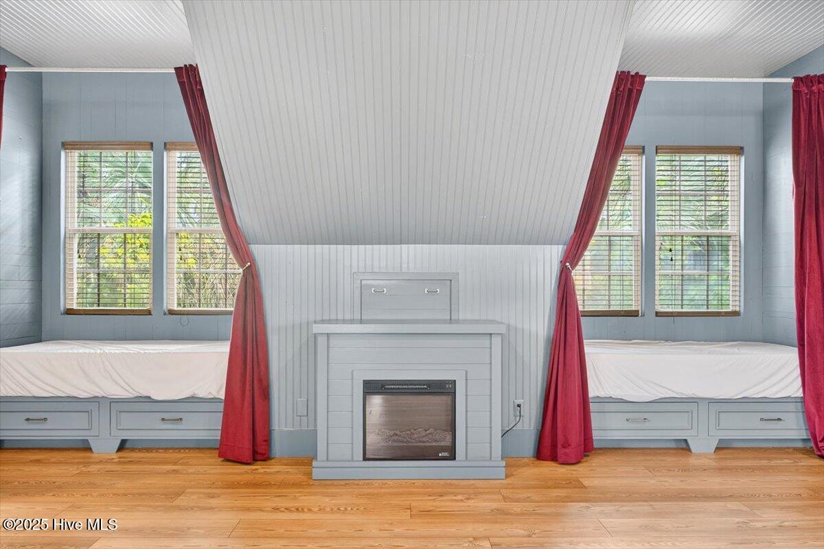 100541868 | Photo 19