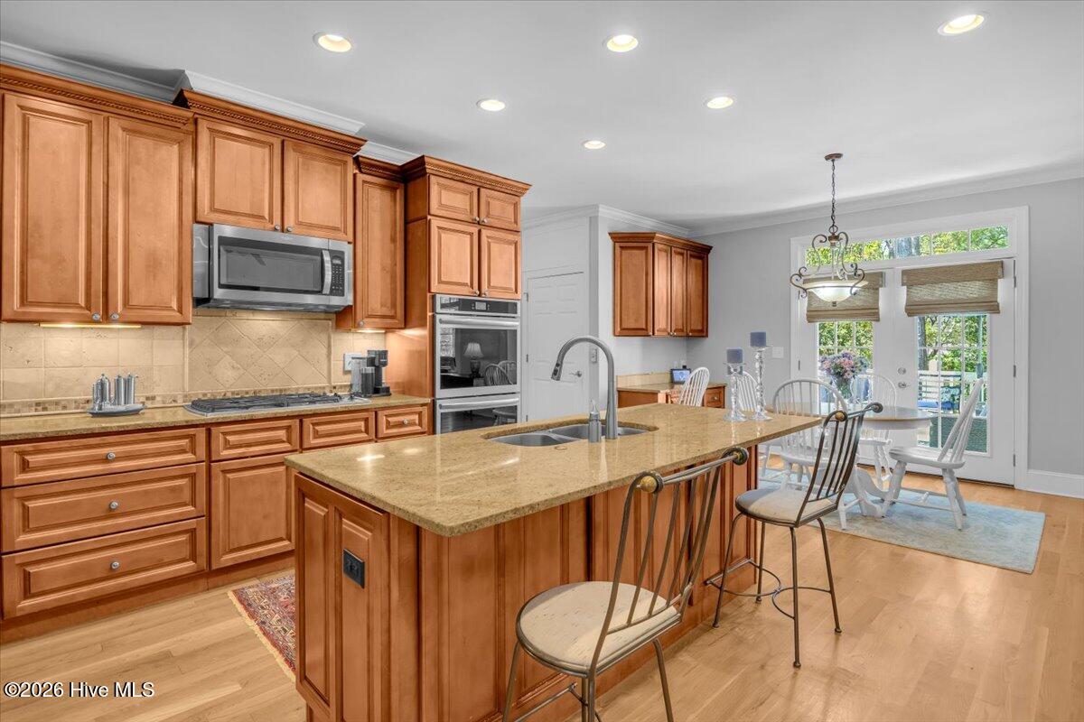 100565920 | Photo 12