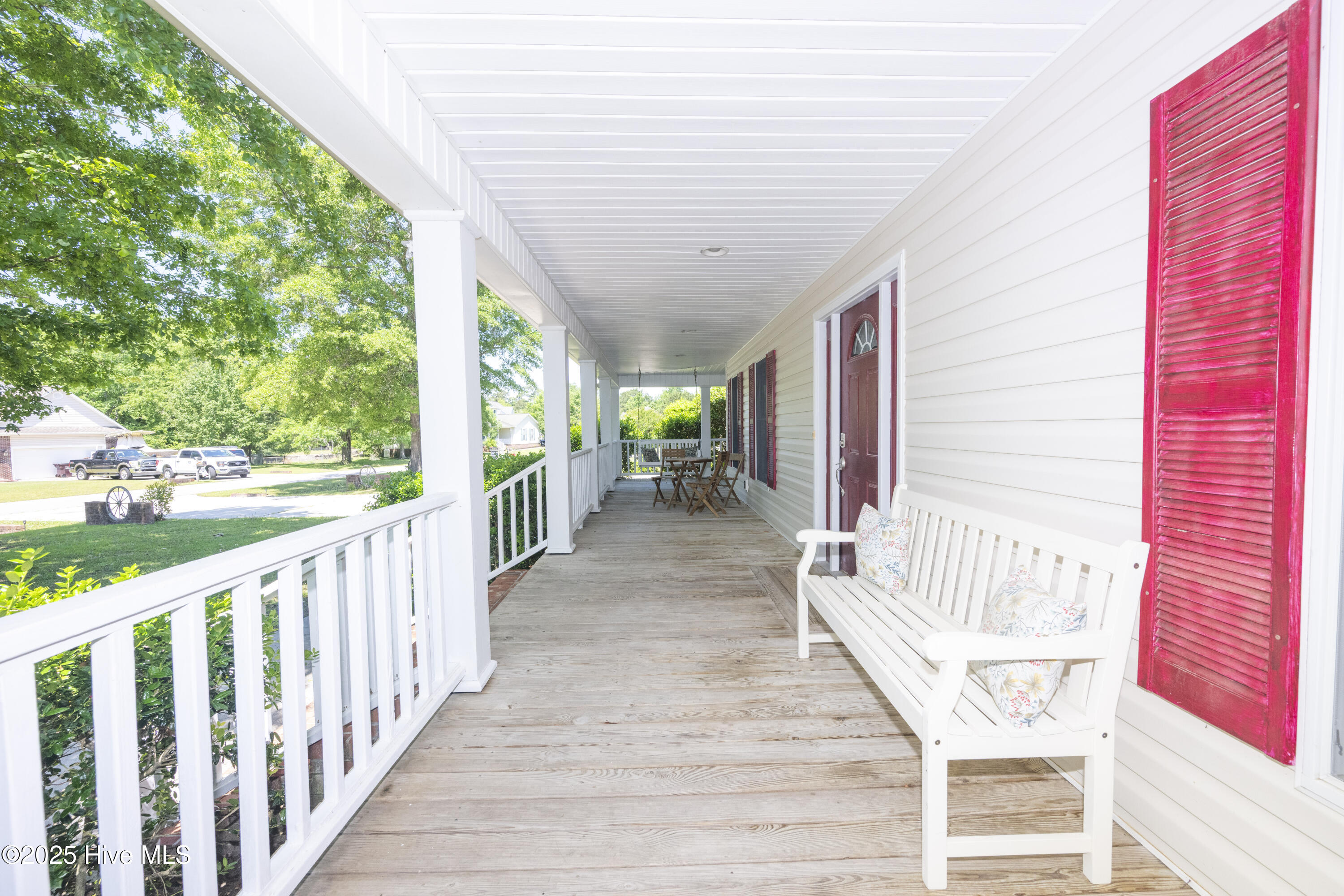 100523766 | Photo 83