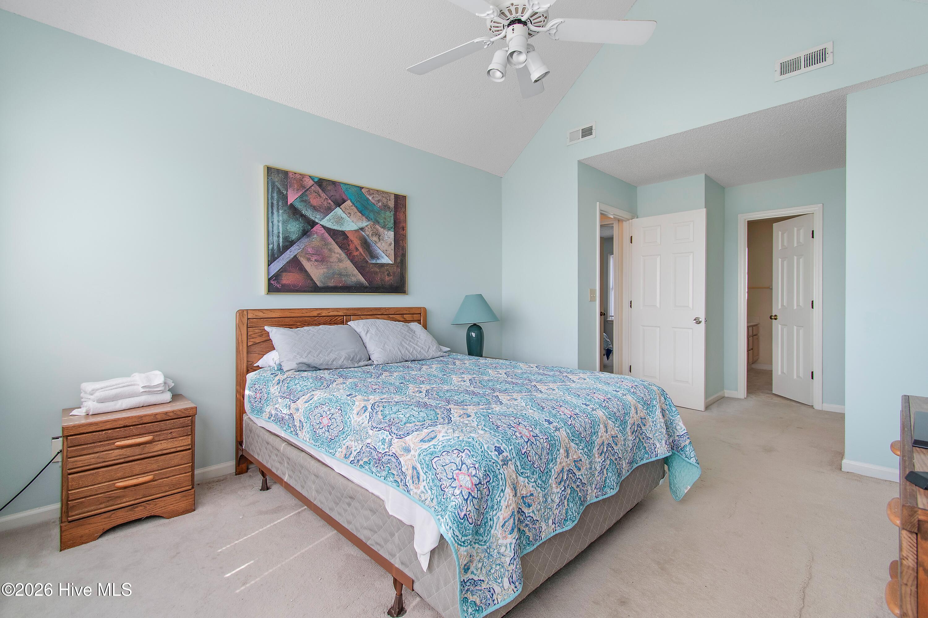 100558729 | Photo 39