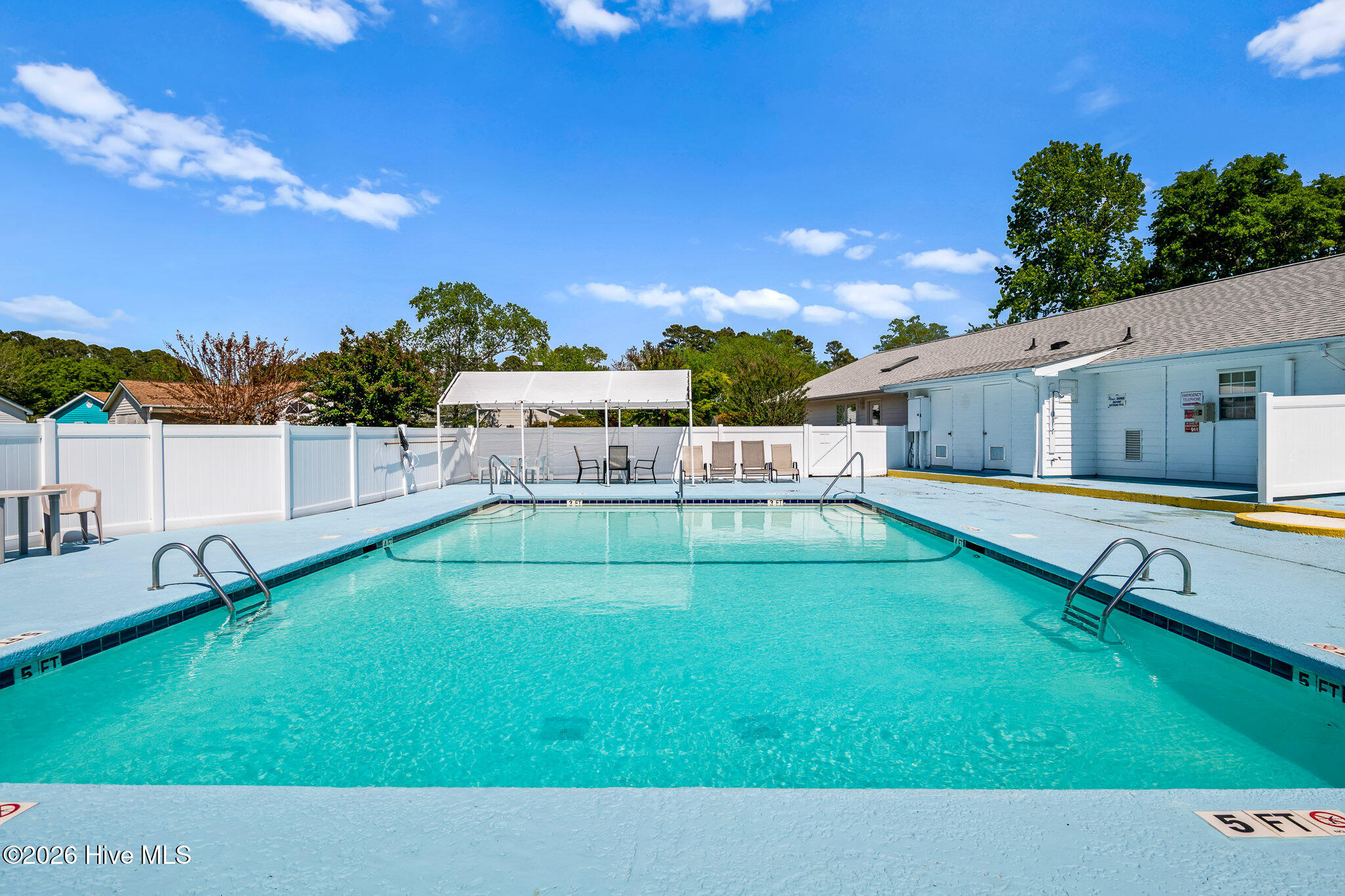 100566913 | Photo 53