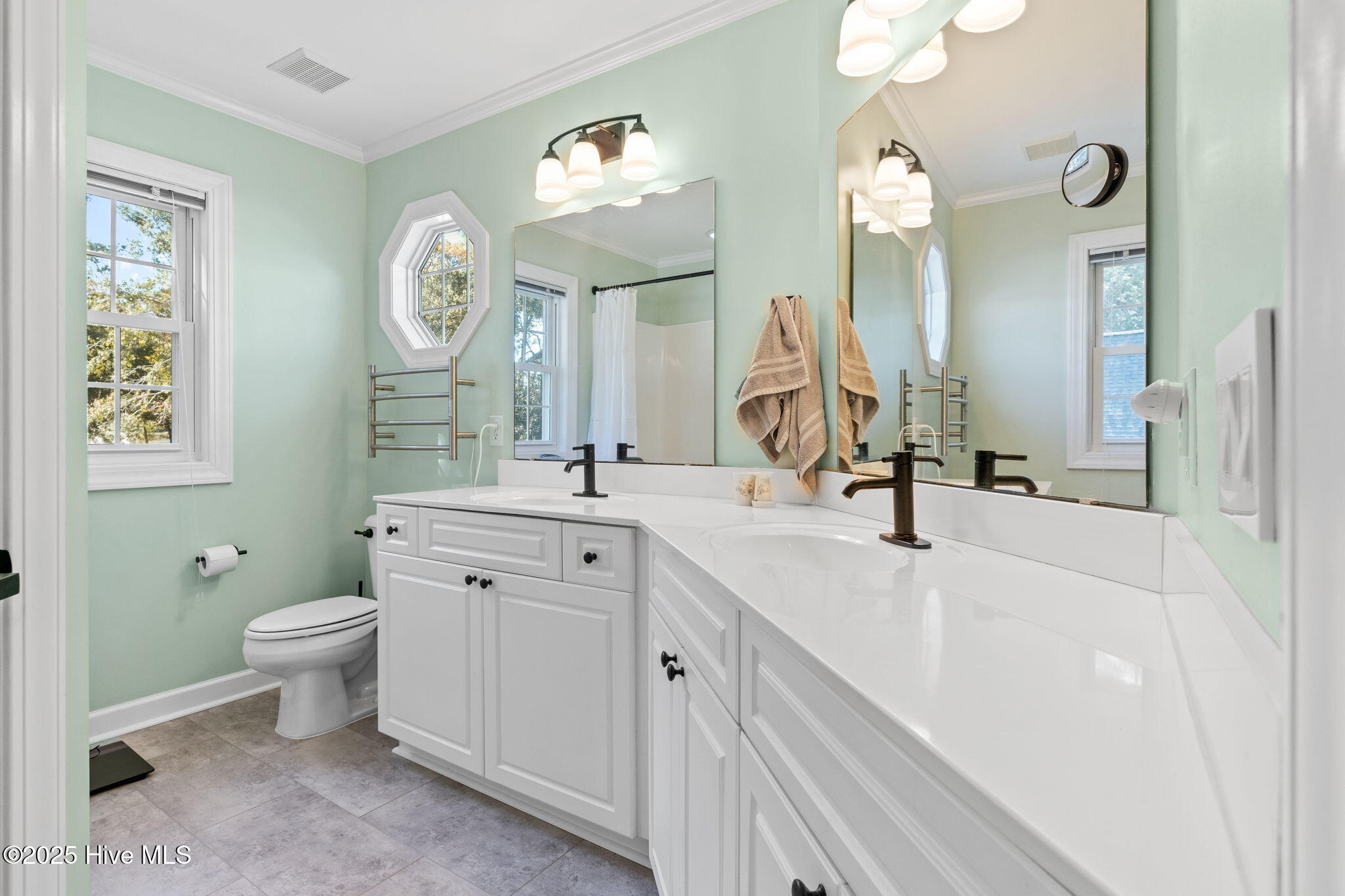 100537506 | Photo 44