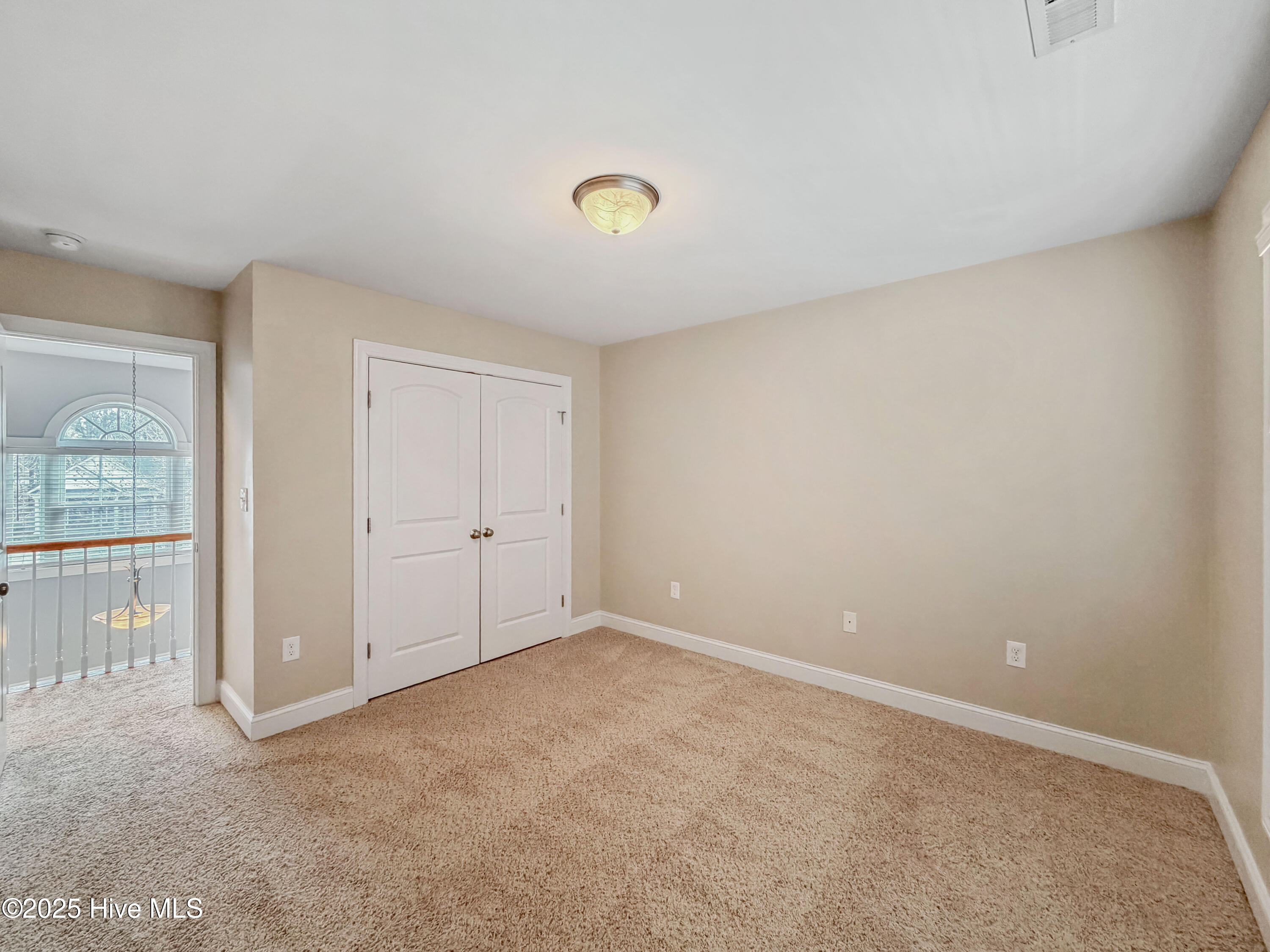 100543417 | Photo 35