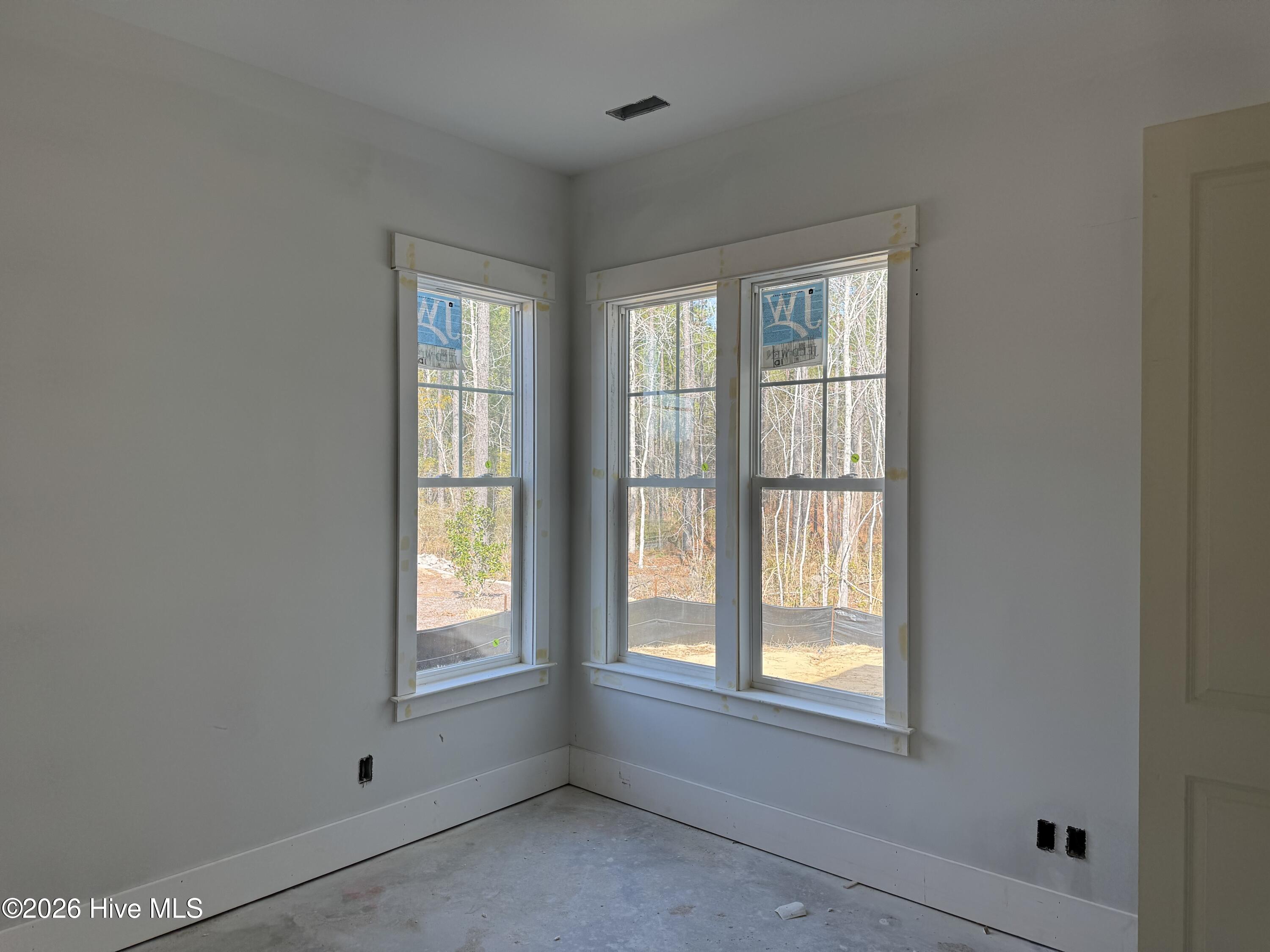 100560127 | Photo 10