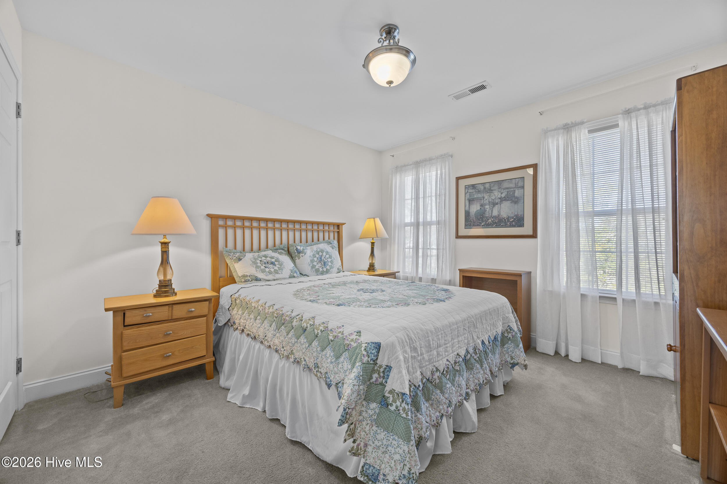 100555445 | Photo 35