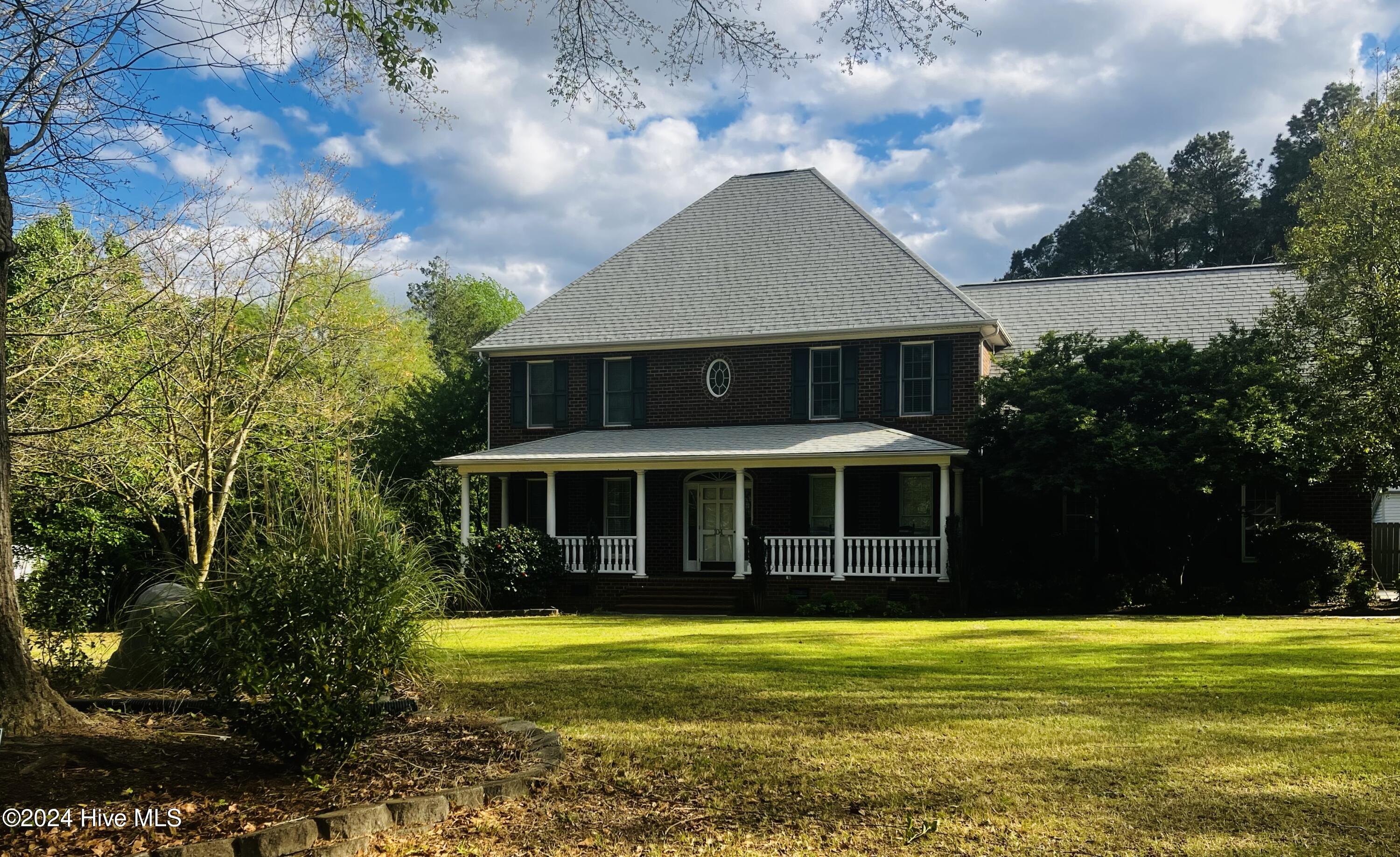 104 Candlestick Court, Clinton, NC 28328 Listing Photo  1