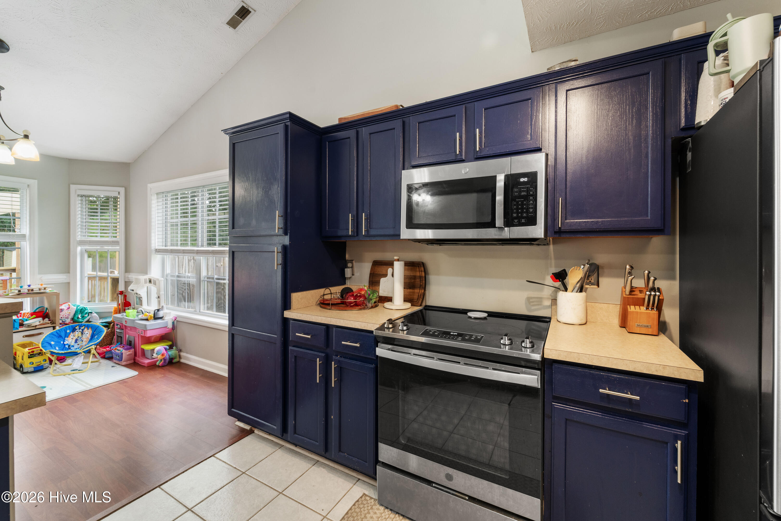 100550973 | Photo 17