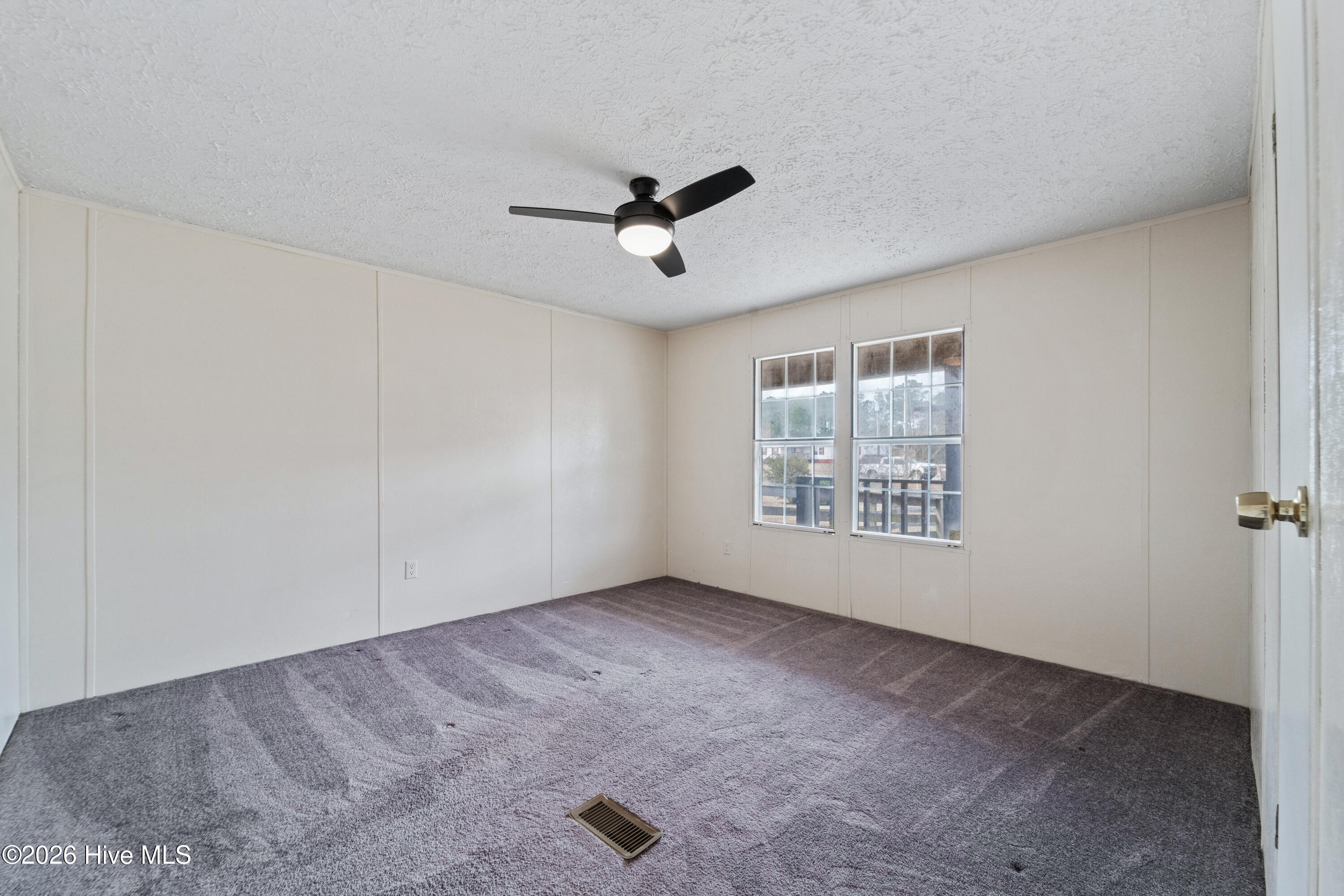 100556761 | Photo 13