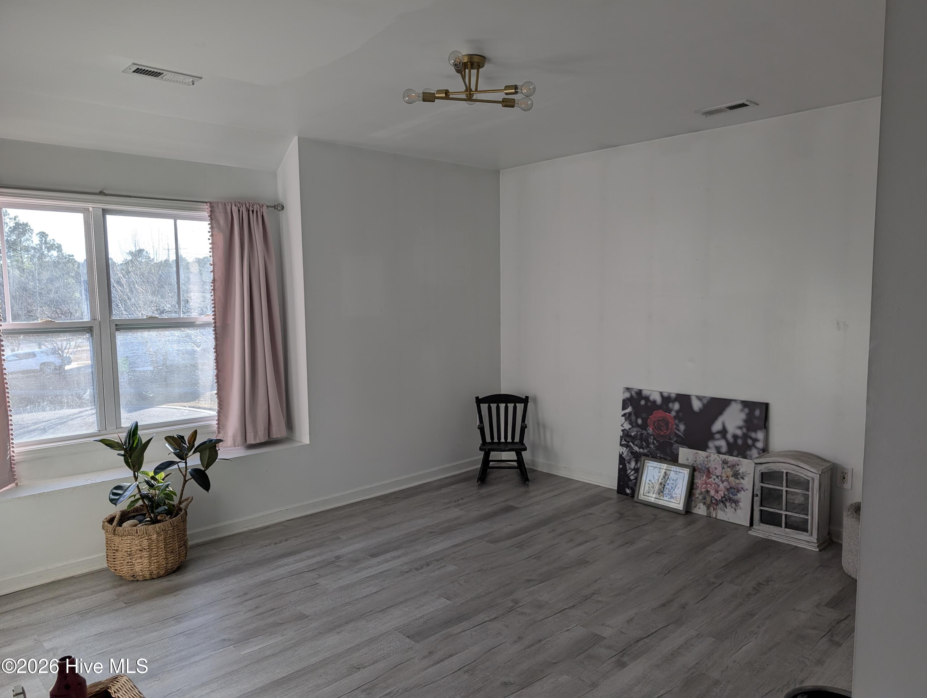 100550556 | Photo 12