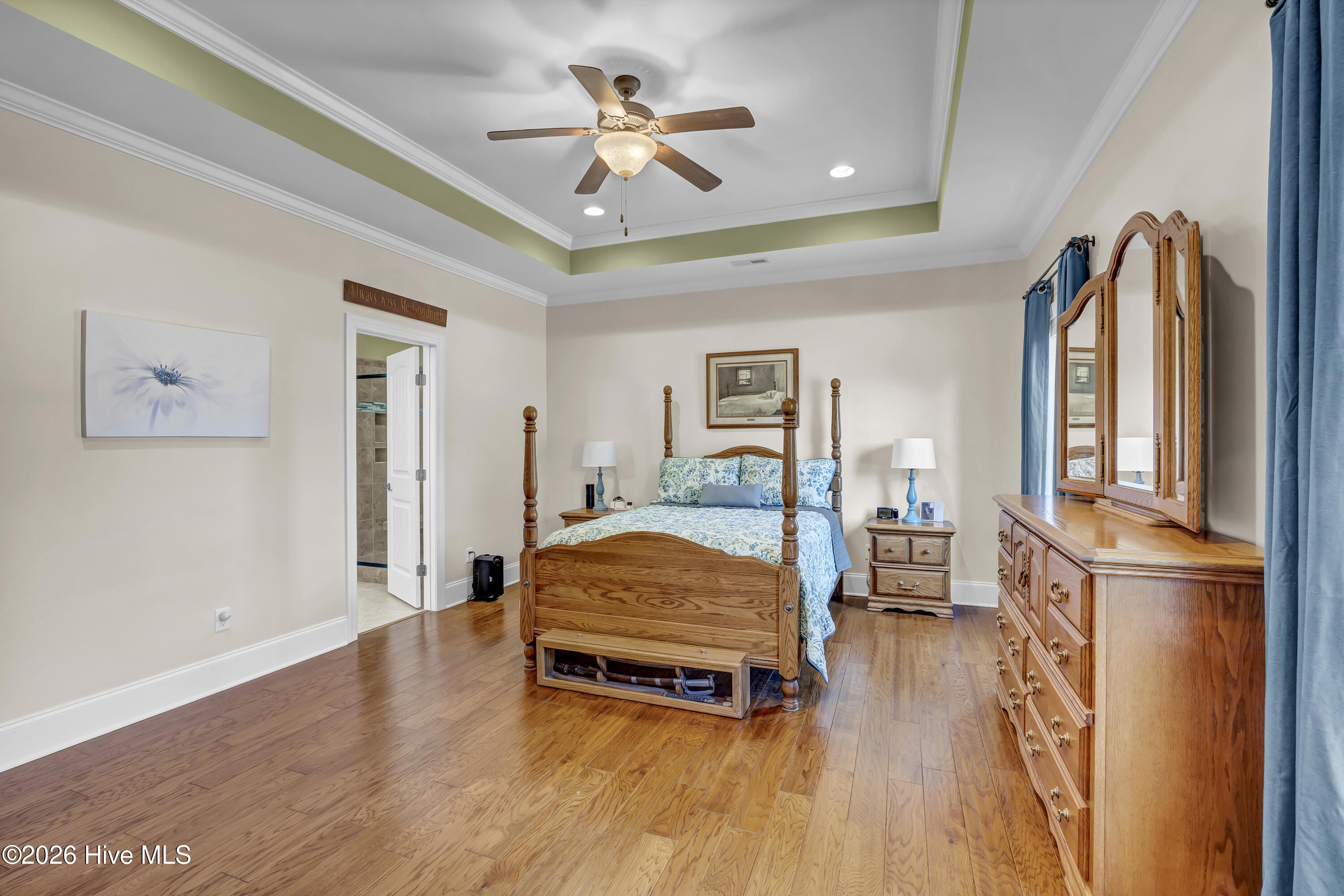 100554141 | Photo 12