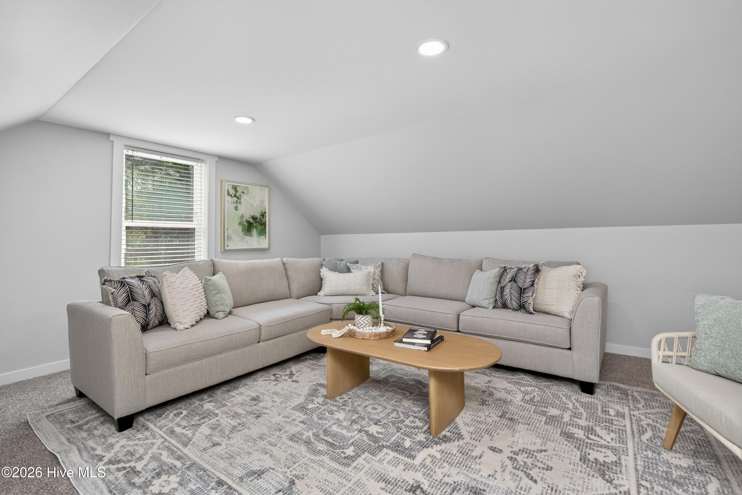 100567047 | Photo 31