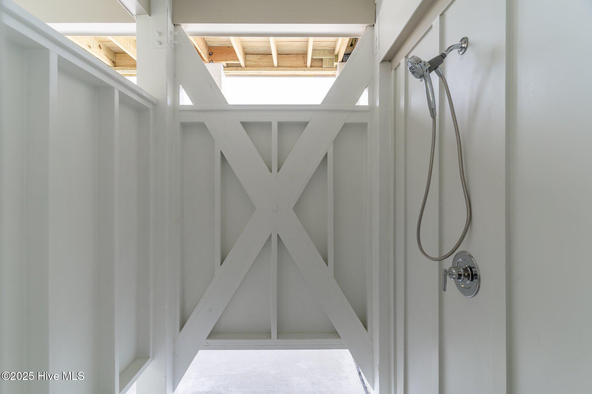 100515159 | Photo 44