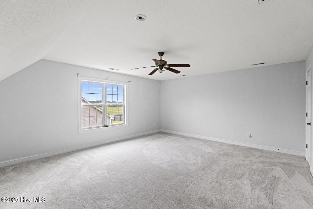 100532537 | Photo 33