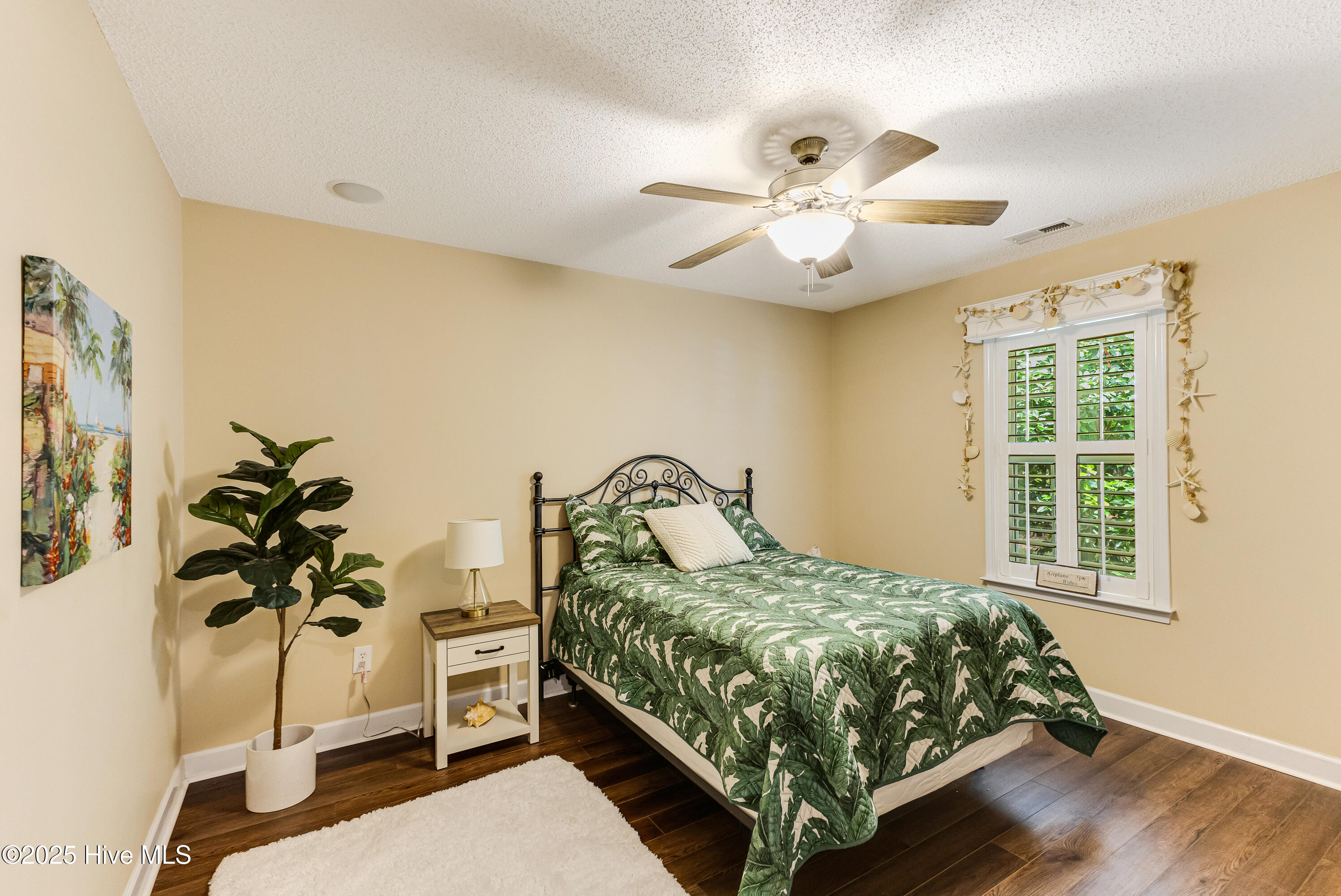 100520400 | Photo 26