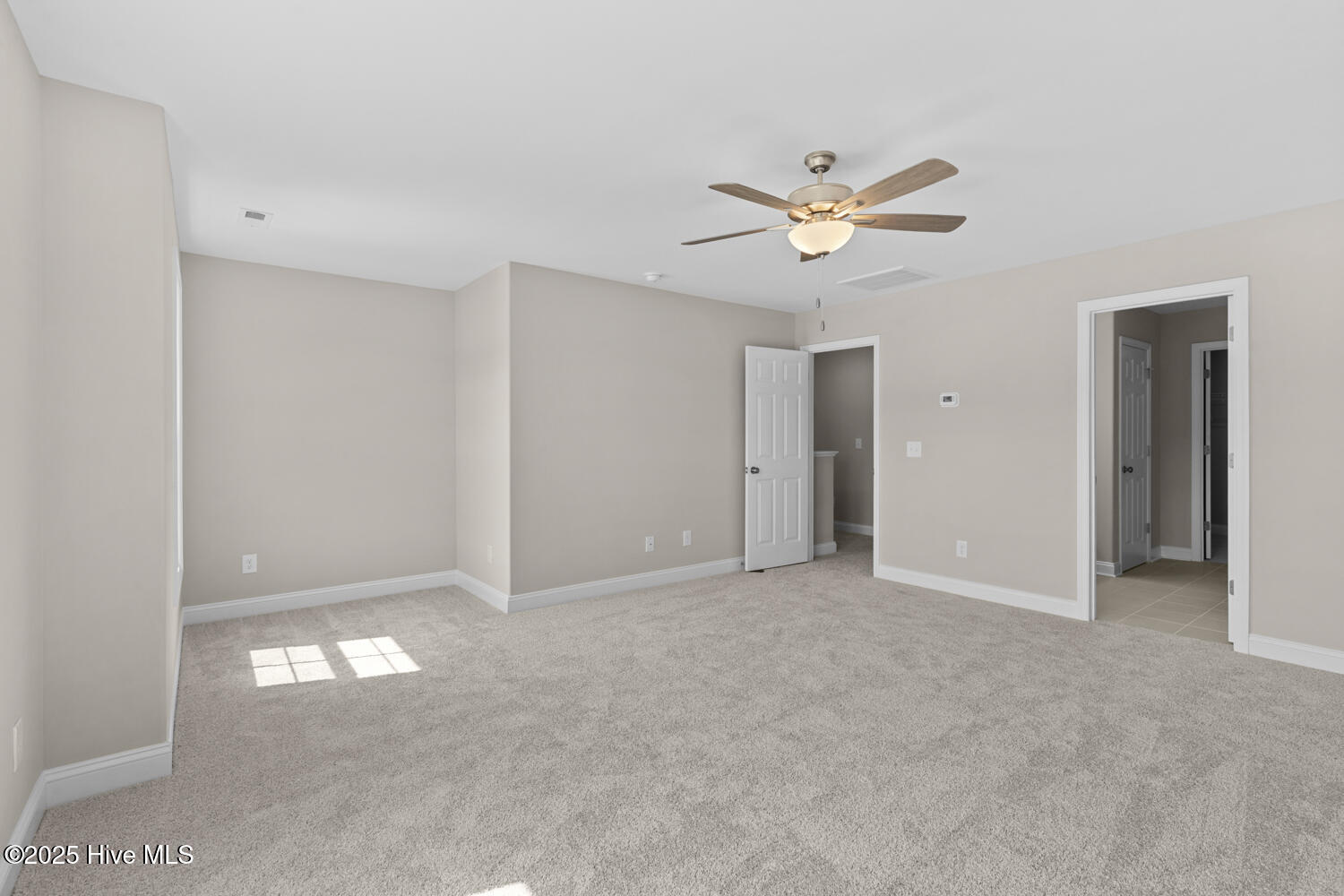 100469992 | Photo 19