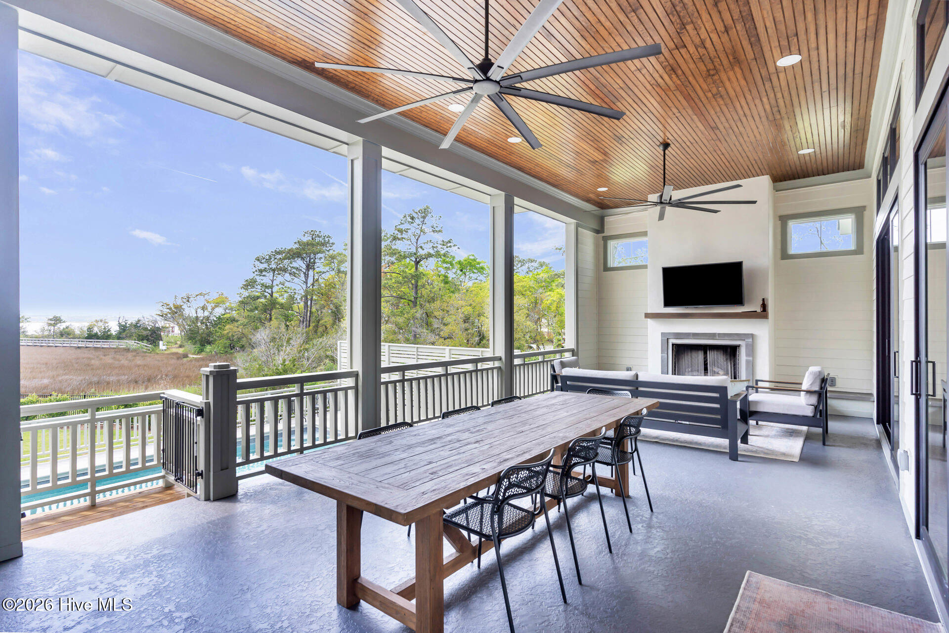 100553549 | Photo 53