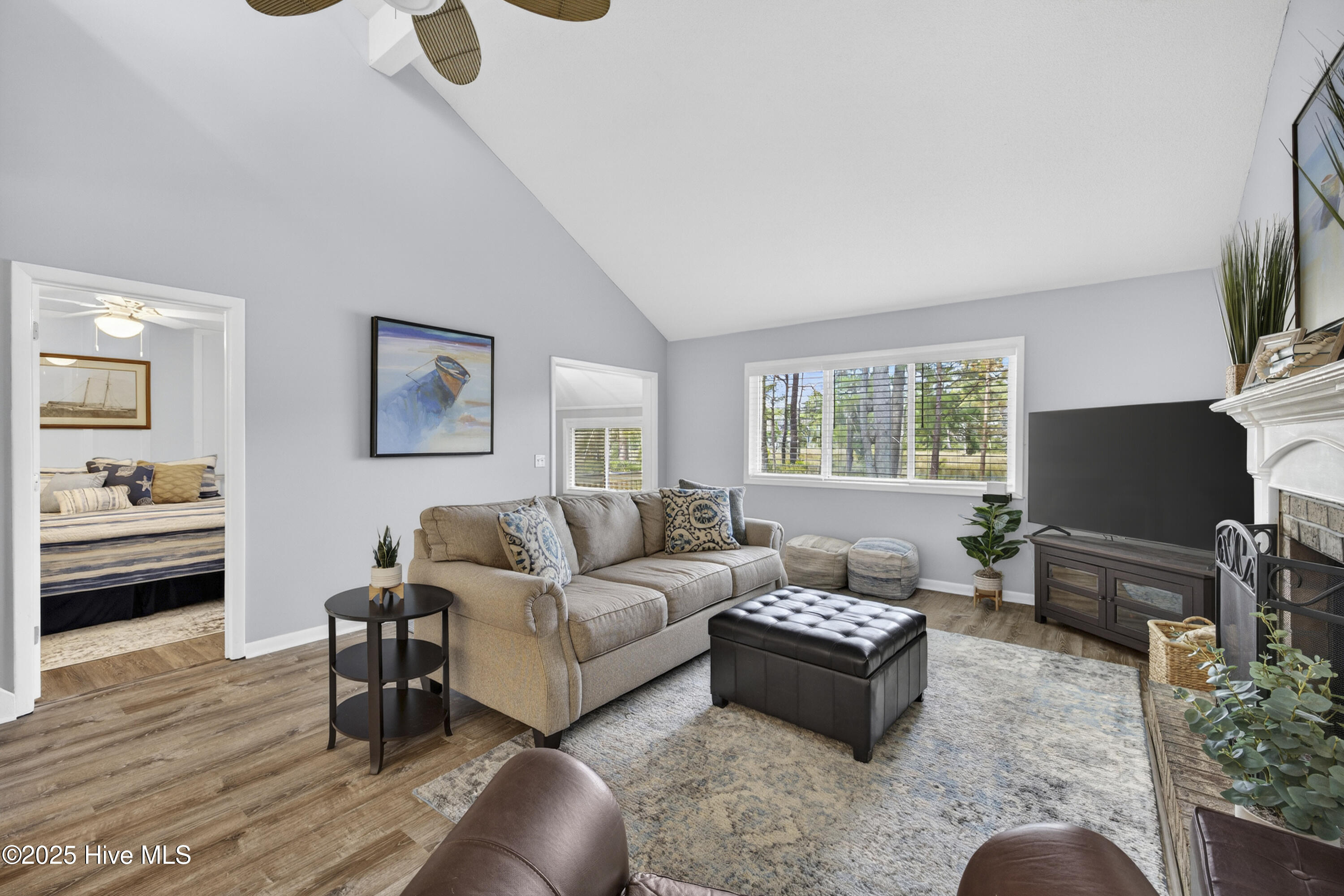 100543749 | Photo 10