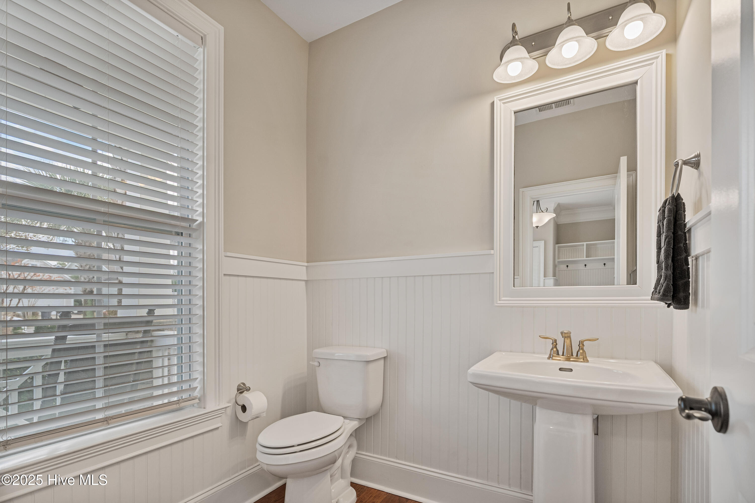 100539660 | Photo 47