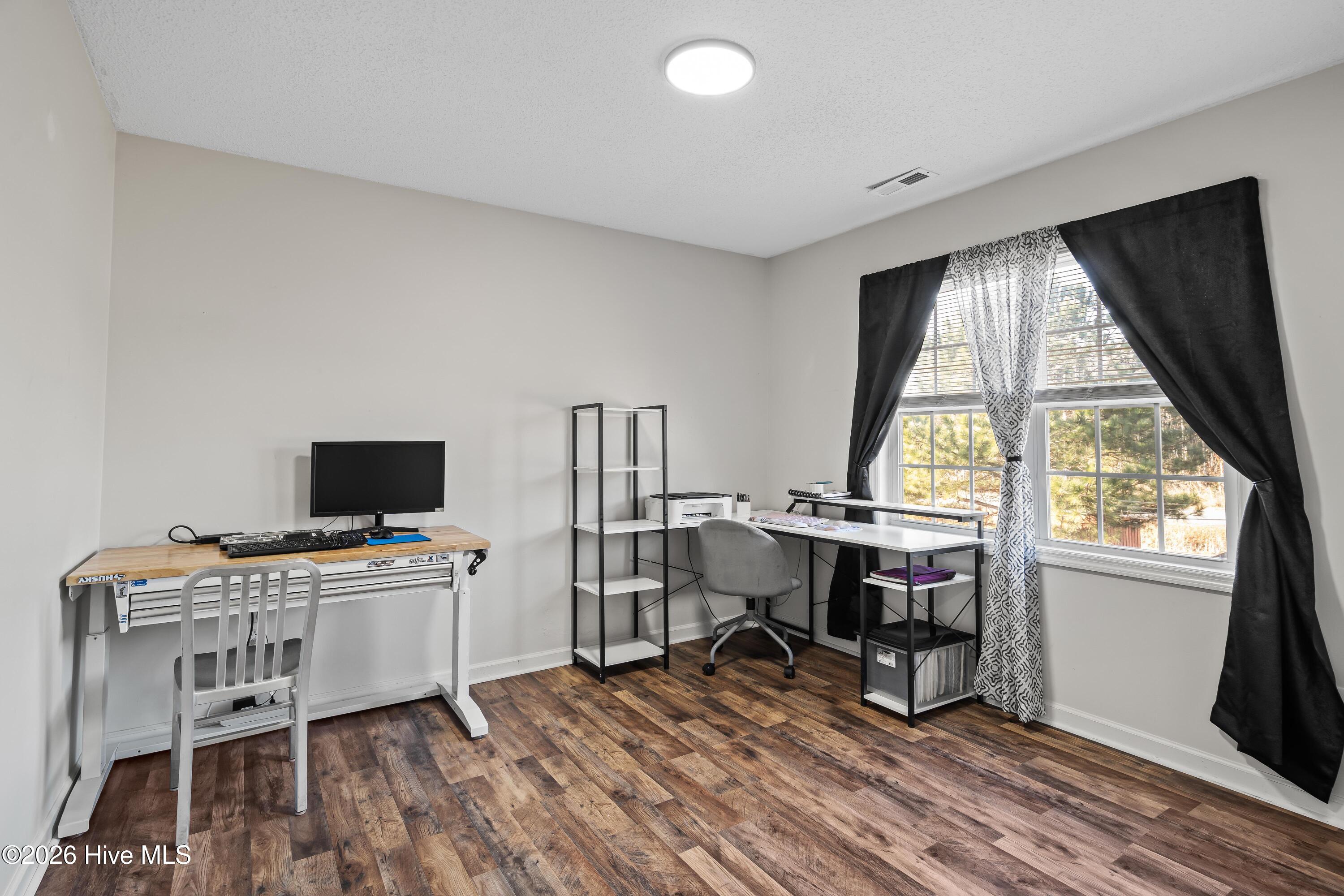 100548463 | Photo 22