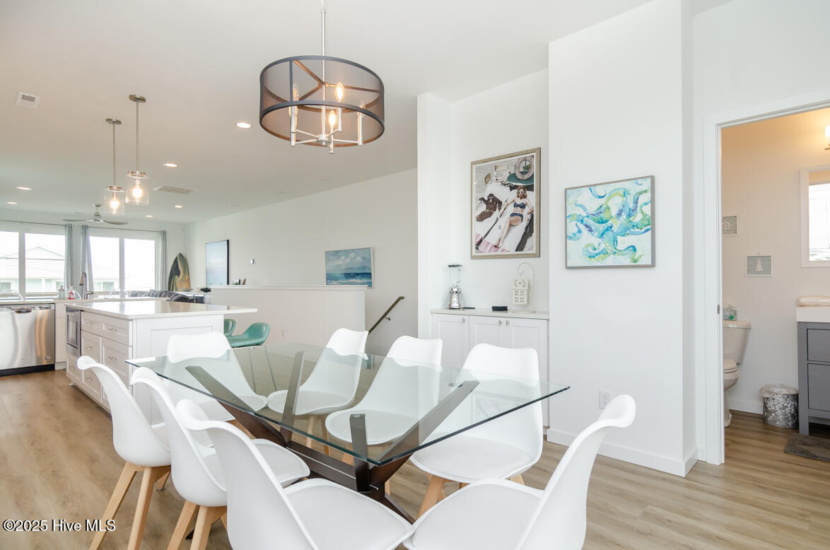 100549304 | Photo 11