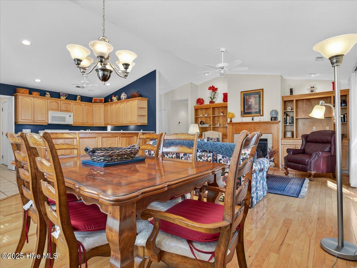 100537242 | Photo 17