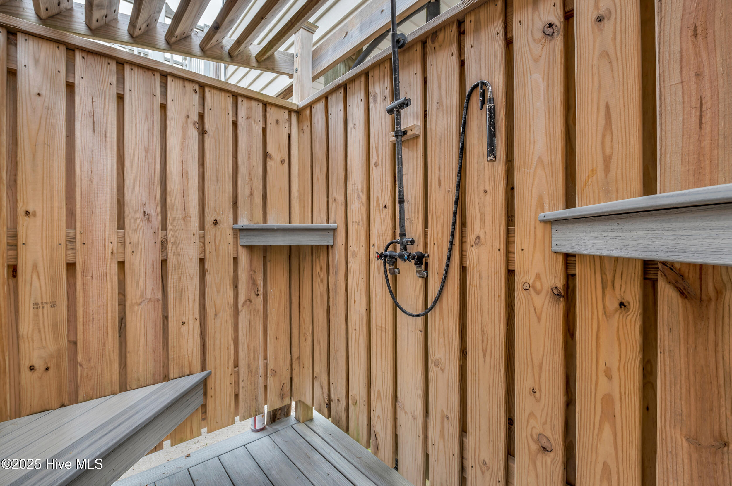 100543103 | Photo 10