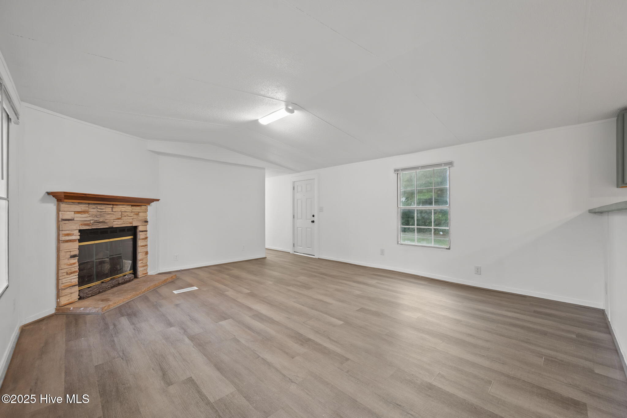 100539170 | Photo 18