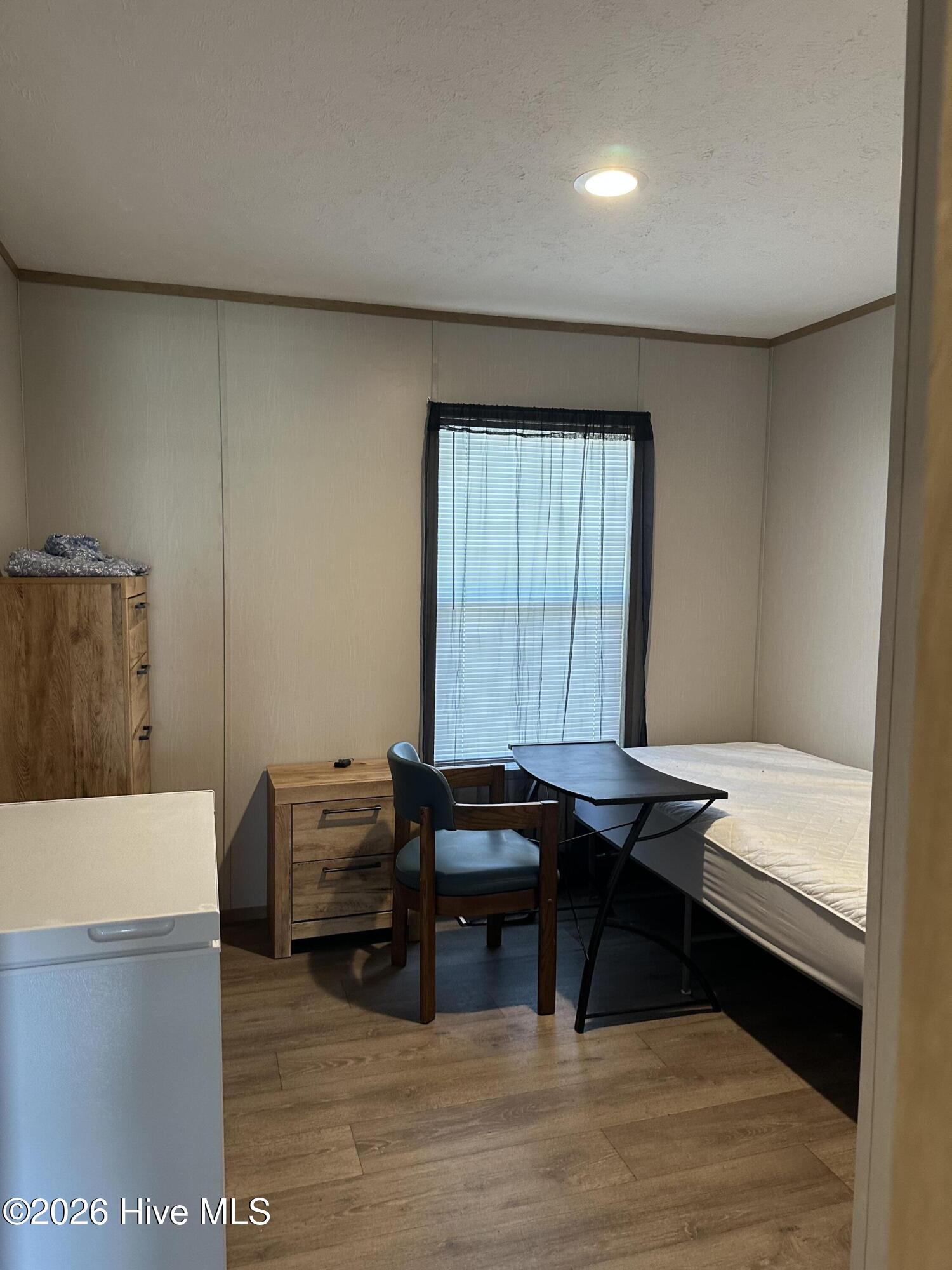 100548571 | Photo 32