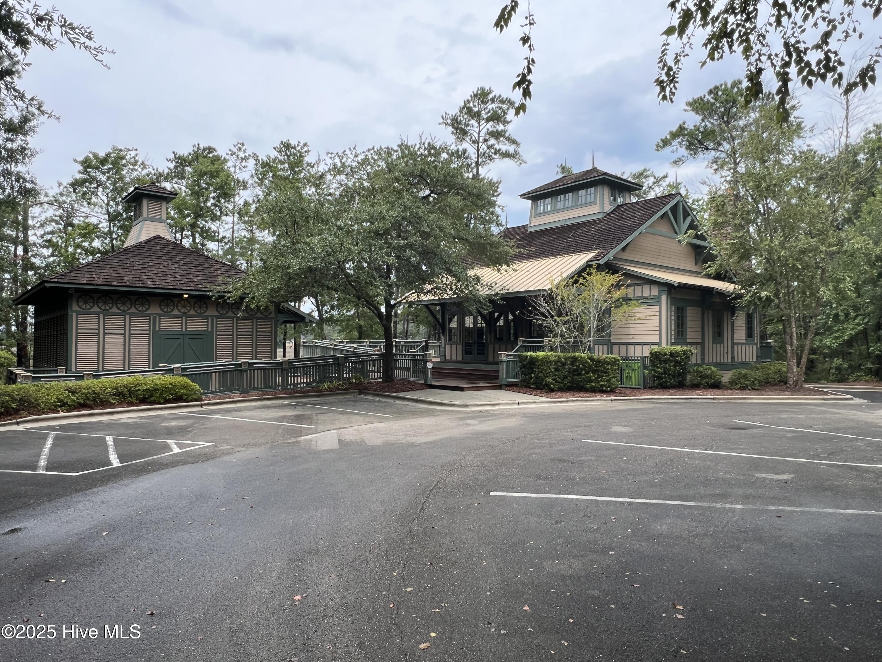 100527062 | Photo 24