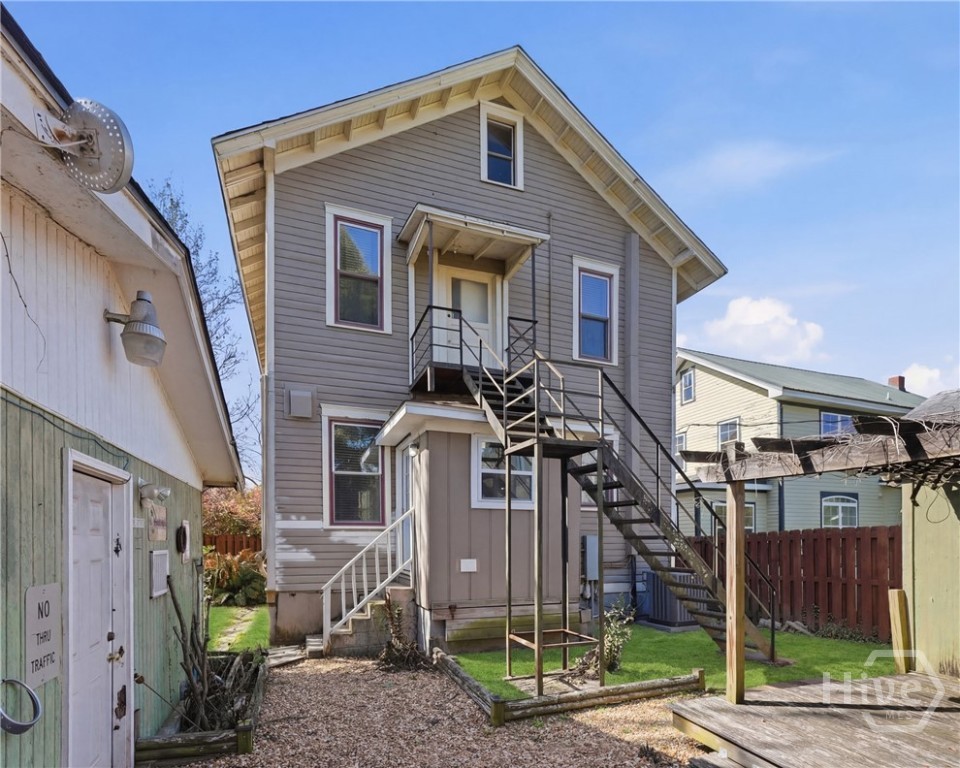 514 Maupas Avenue