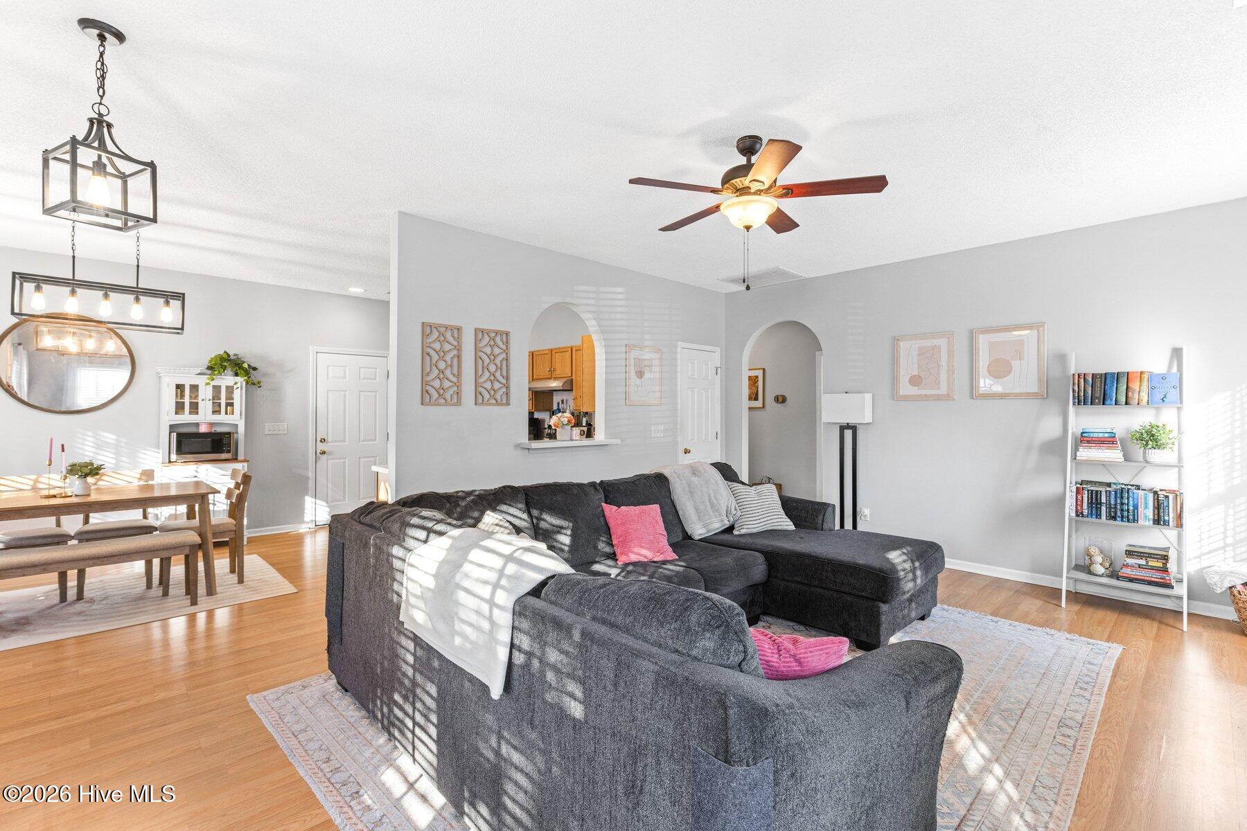 100548384 | Photo 10