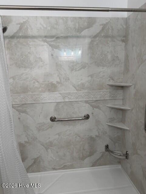 100570390 | Photo 14