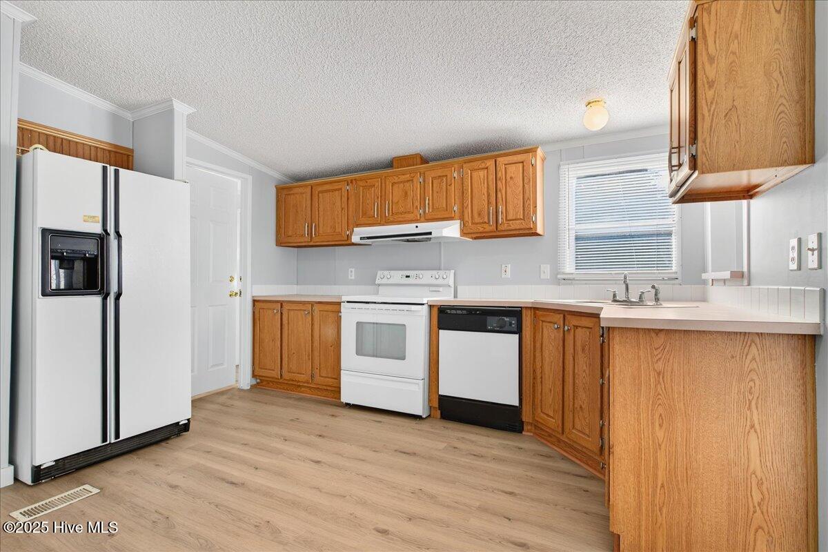 100543230 | Photo 14