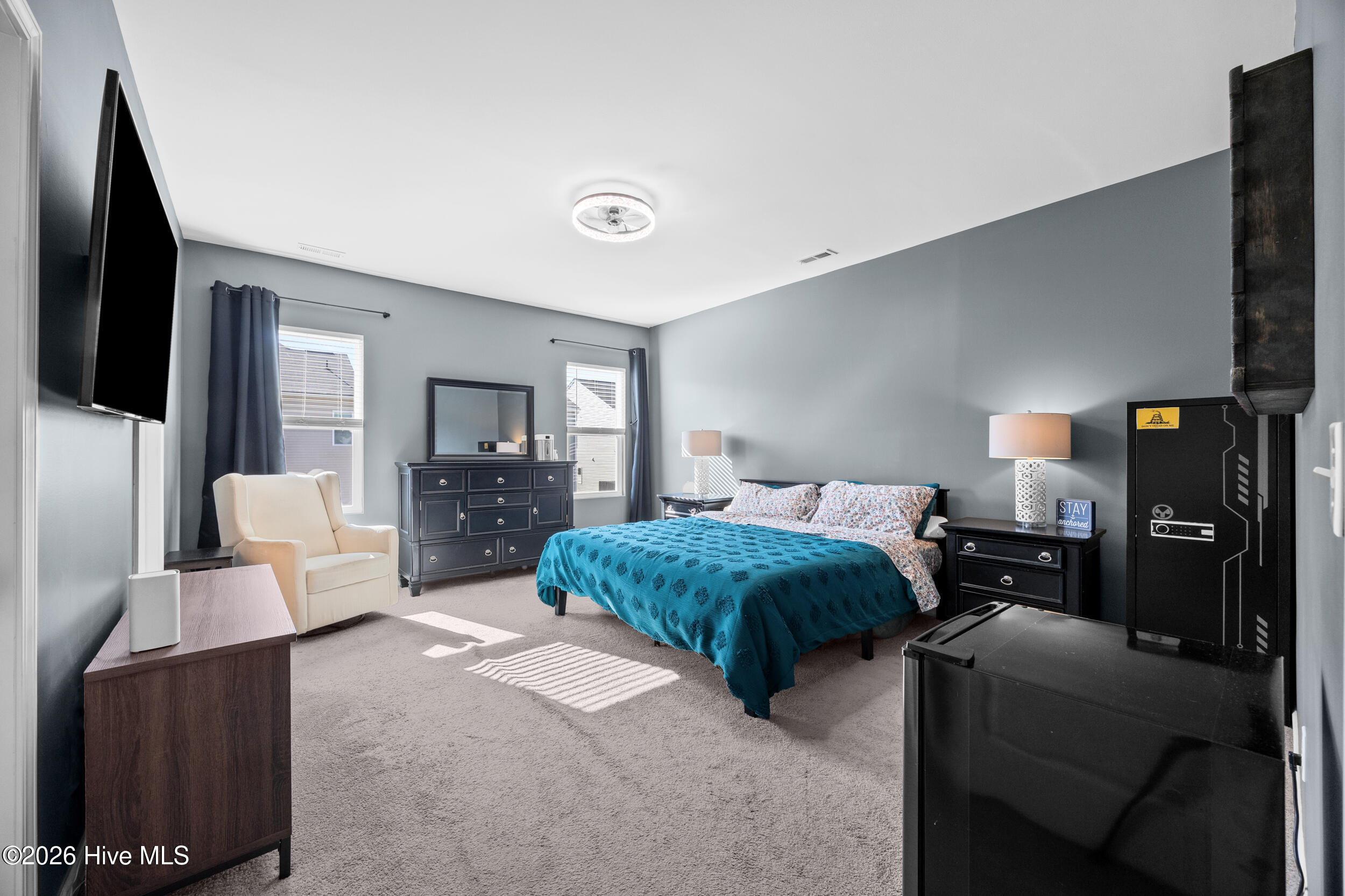 100568989 | Photo 19