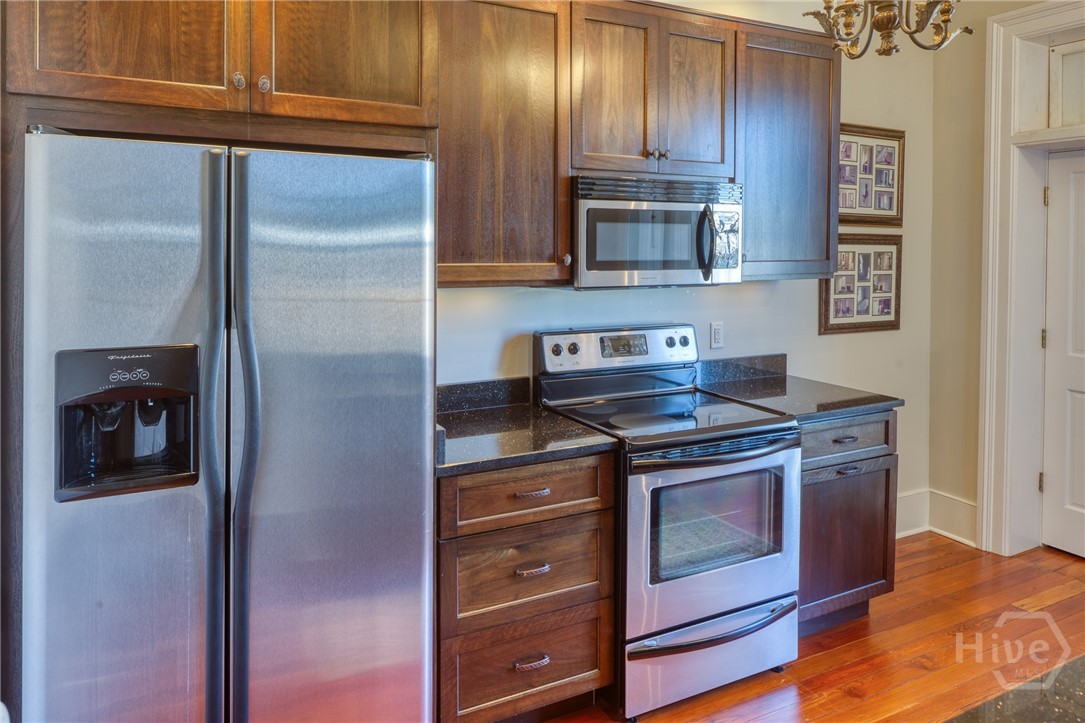 14 E Taylor Street, Savannah, GA, 31401