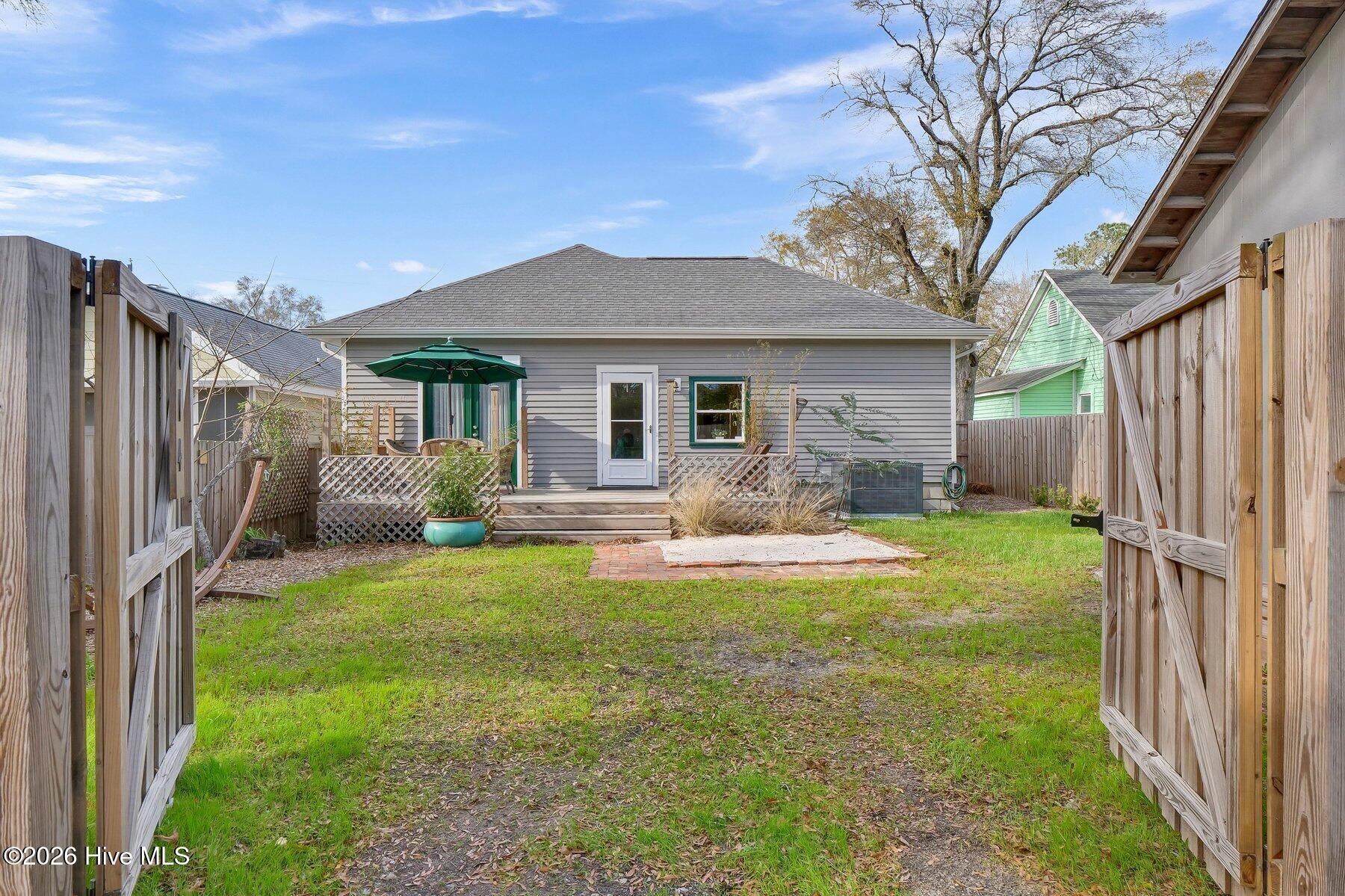 100561074 | Photo 25